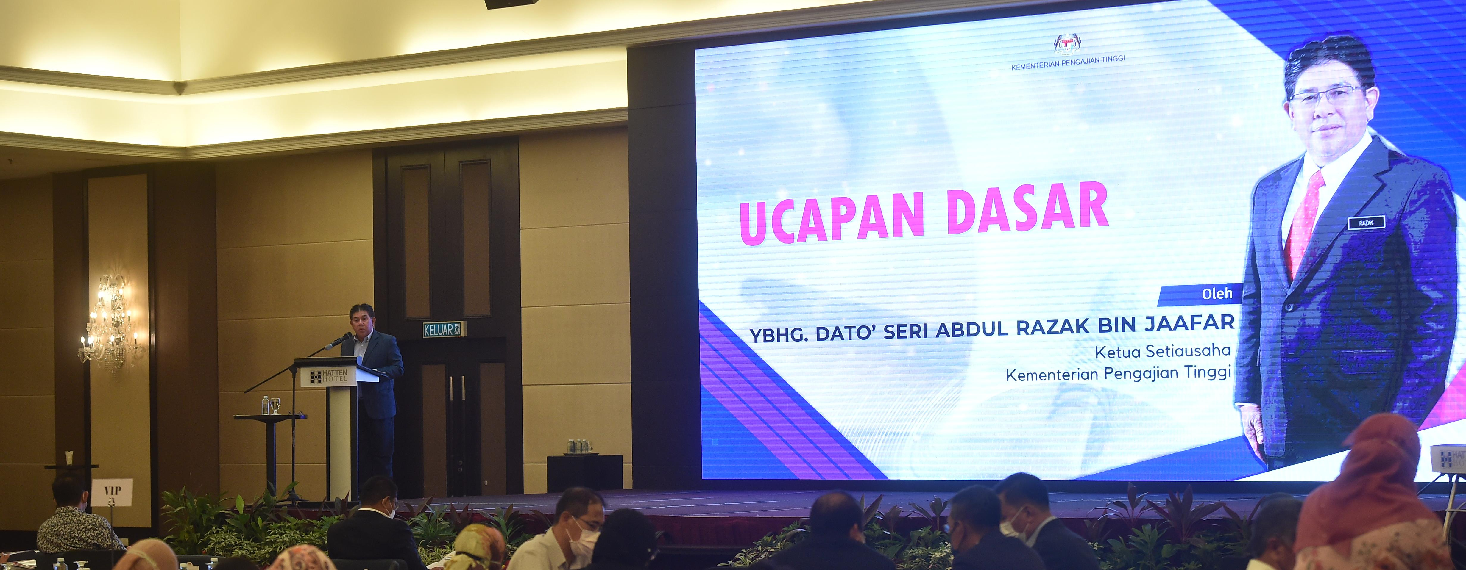 Ketua Setiausaha KPT malam tadi telah menyampaikan Ucapan Dasar sempena Seminar Perancangan Strategik KPT 2022 yang diadakan di Hotel Hatten, Melaka