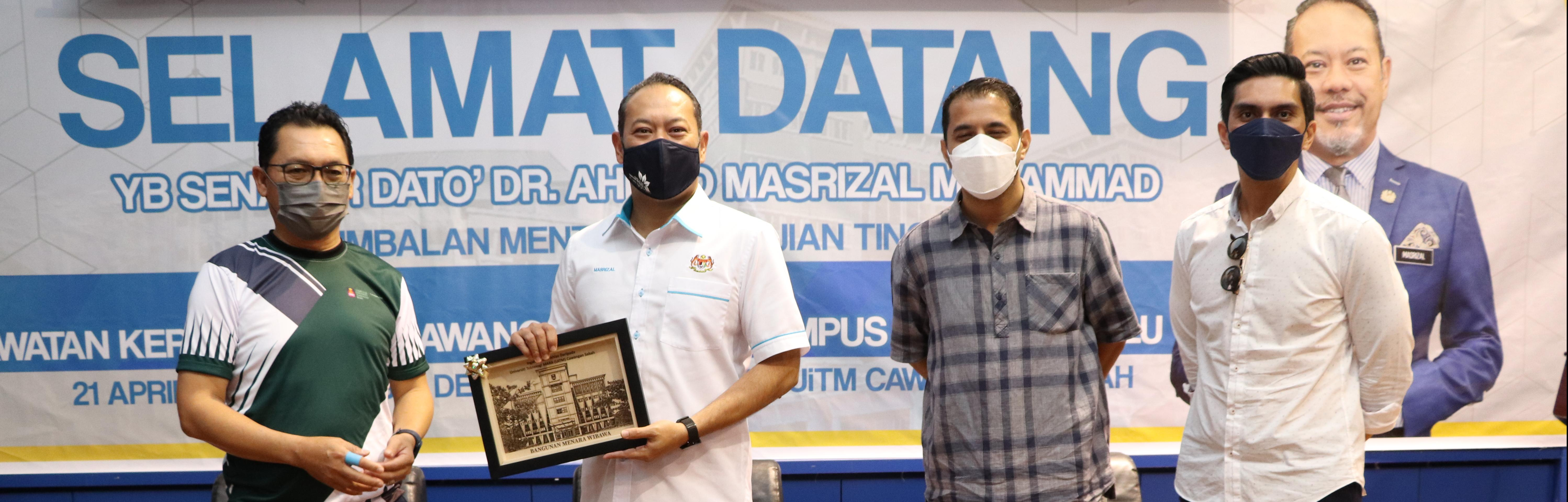 Timbalan Menteri Melakukan Lawatan Kerja Sehari Ke Sabah