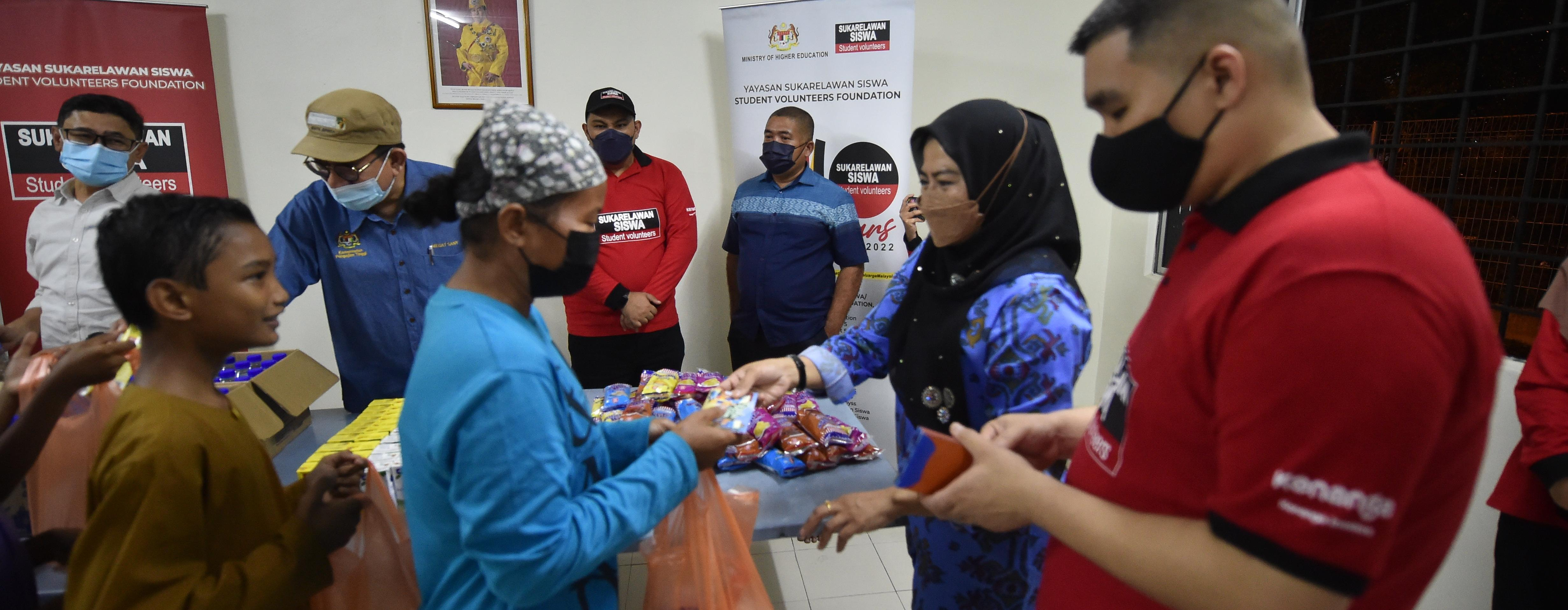 Program Cakna Yayasan Sukarelawan Siswa (YSS)