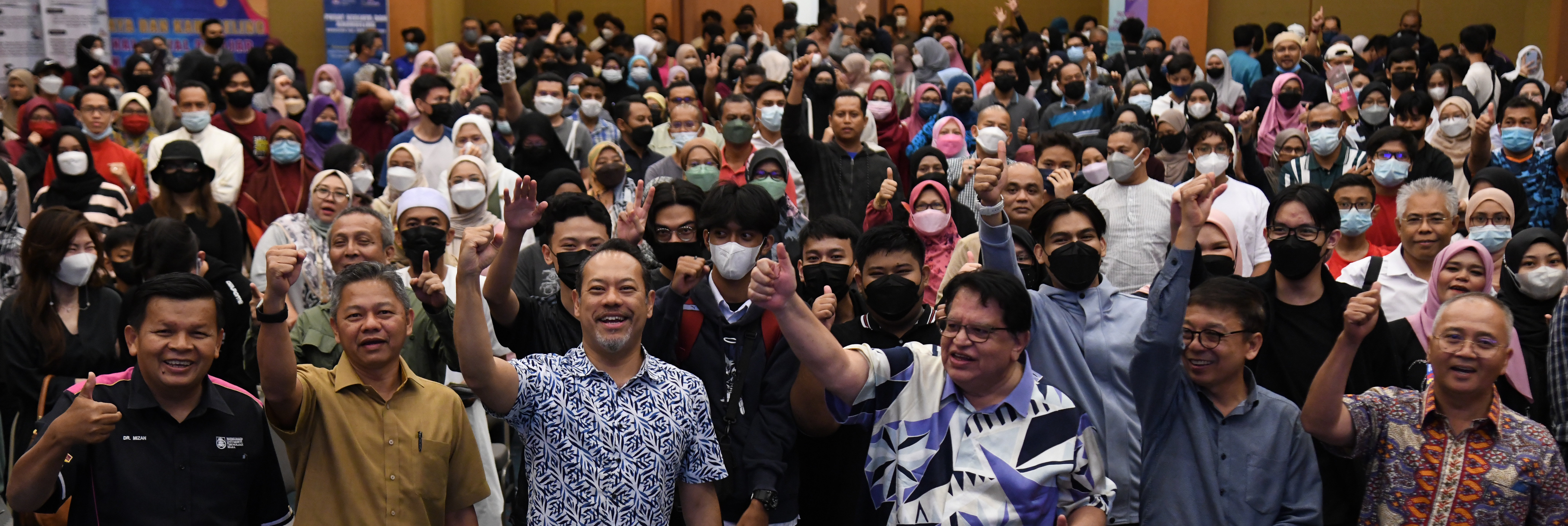 Warga Putrajaya Penuhi Program #JommasukIPT @ UiTM