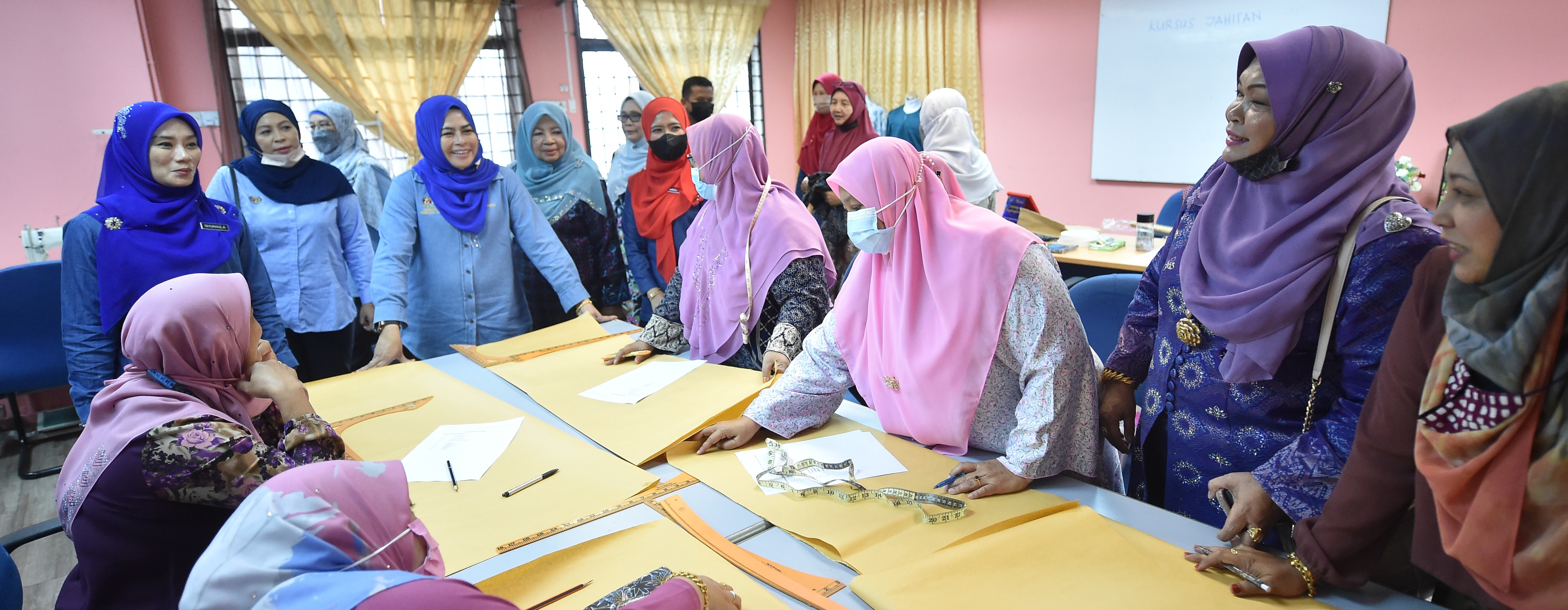 Kolej Komuniti Kuantan Perkasa Wanita Melalui Program Pembelajaran Sepanjang Hayat