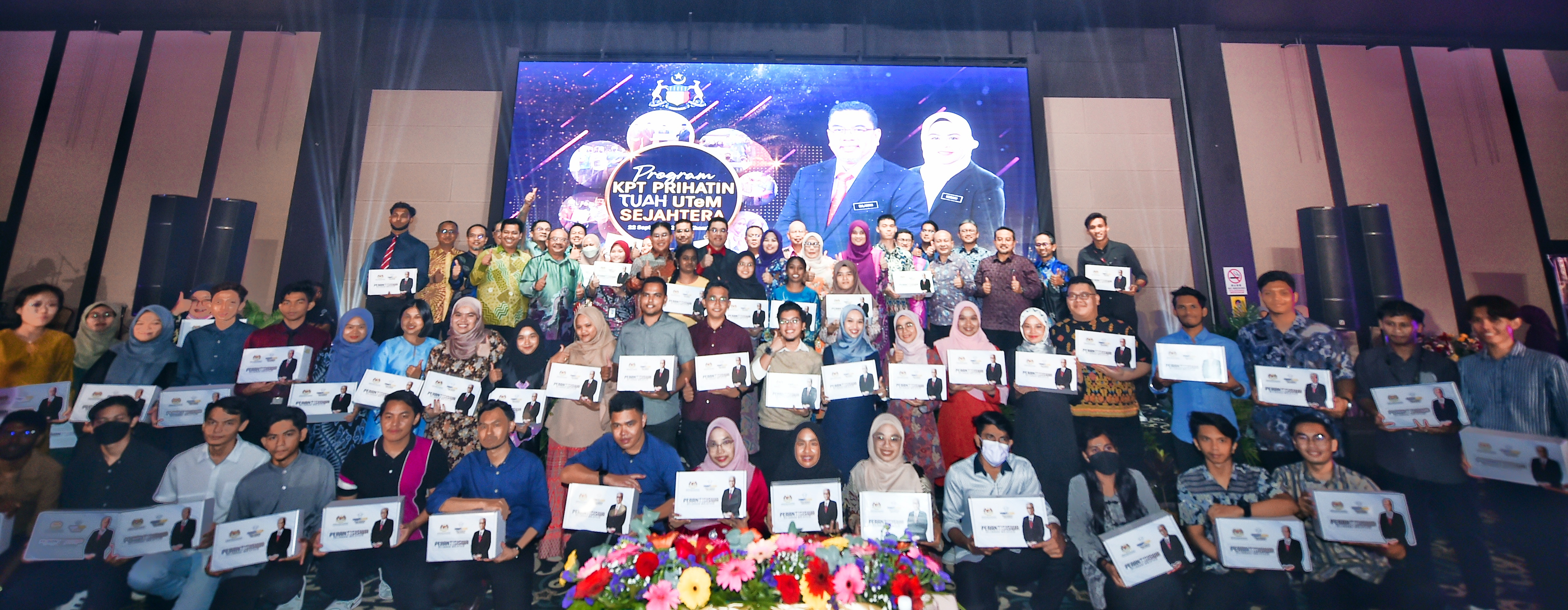 Penyerahan Perantisiswa Di UTeM