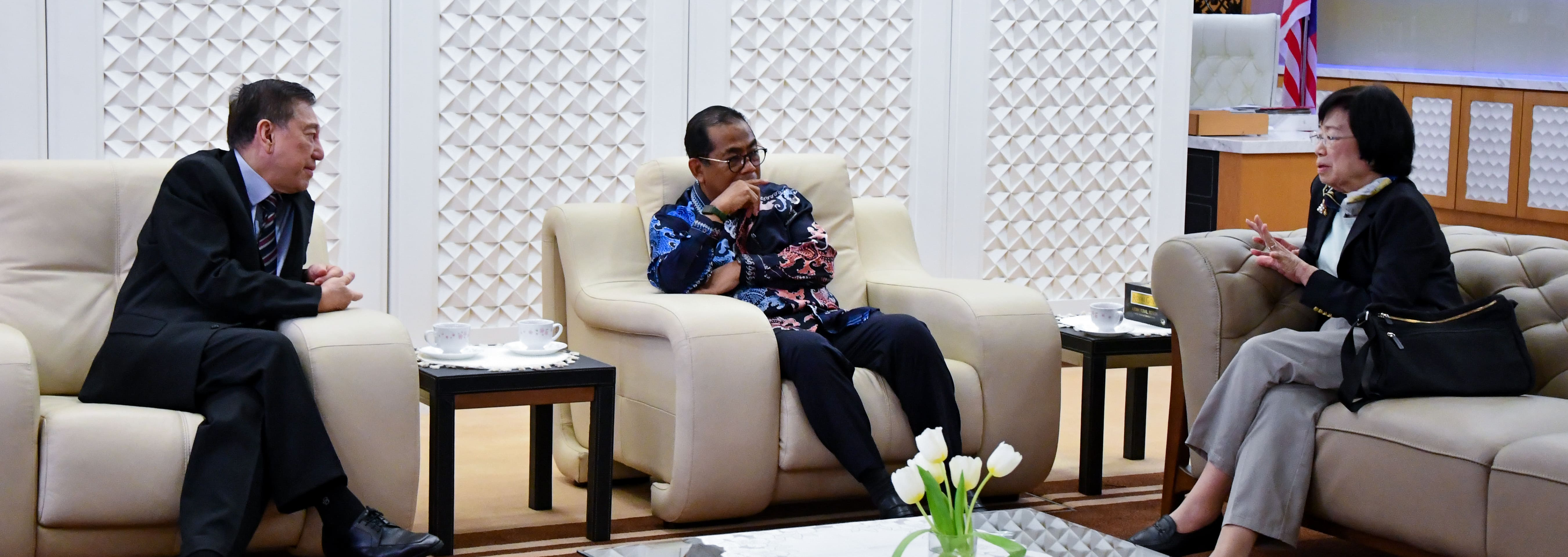 HELP University Buat Kunjung Hormat Ke Atas YB Menteri