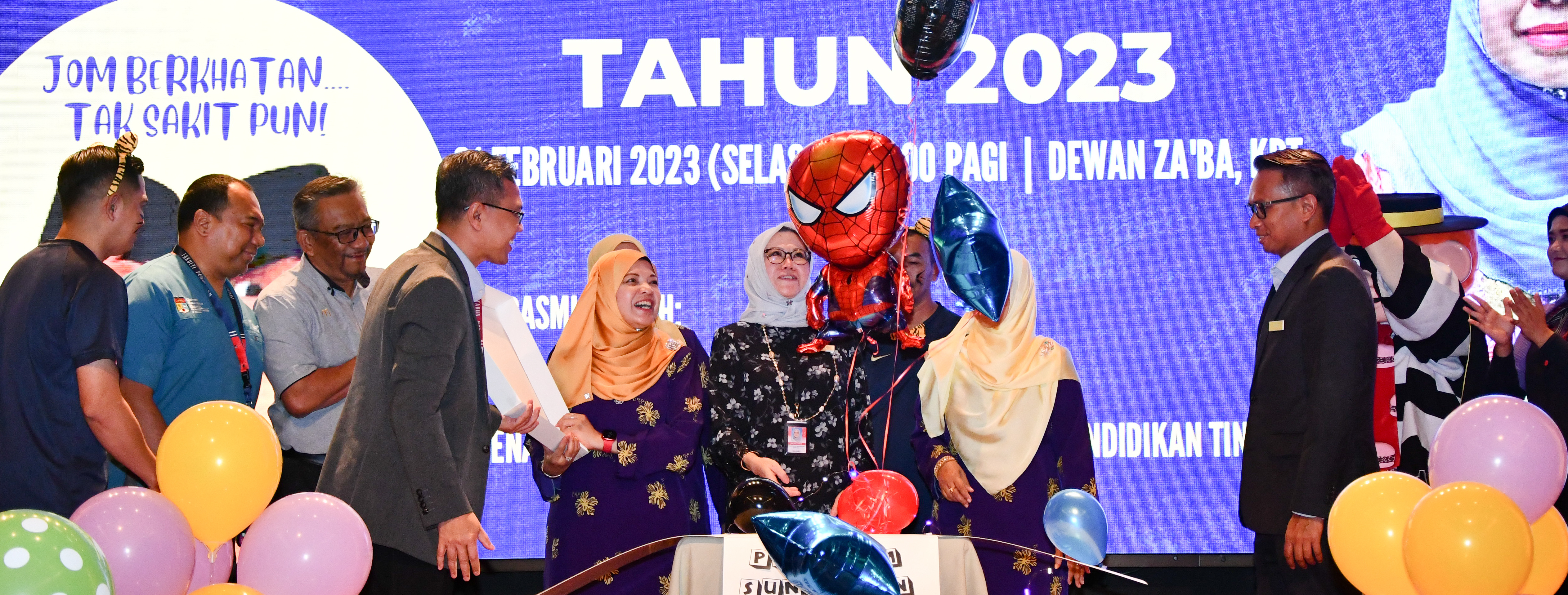 PUSPANITA KPT Anjur Sunathon Rai Upacara Khatan Beramai-ramai