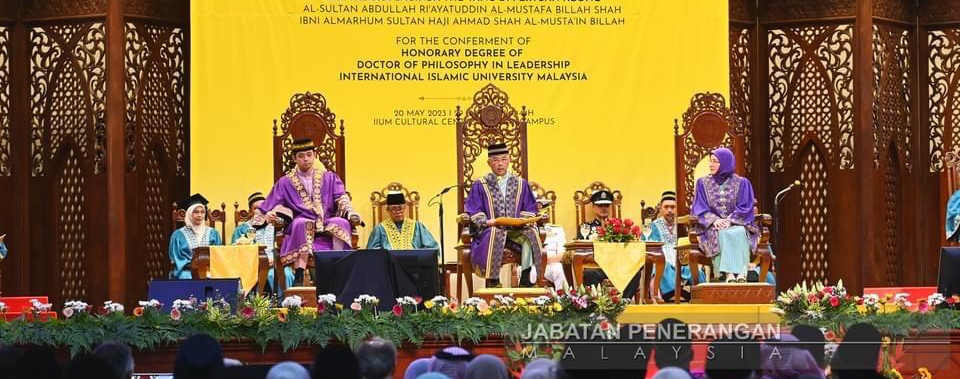 KDYMM Seri Paduka Baginda Yang Di-Pertuan Agong Berkenan Terima Ijazah Kehormat Doktor Falsafah Kepimpinan UIAM