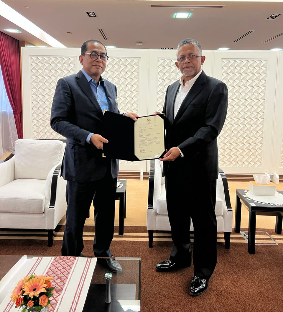 Dato' Dr. Hassan Basri Awang Mat Dahan Dilantik Pengerusi Lembaga Pengarah UMK Yang Baharu