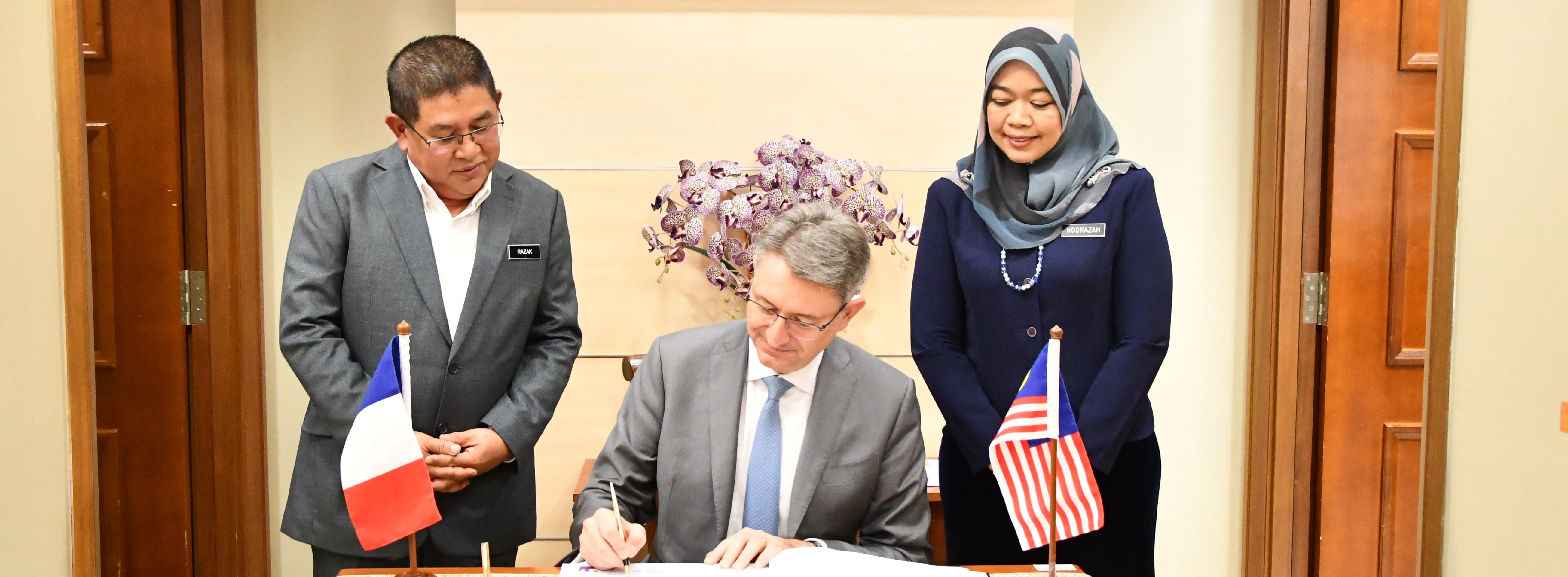 Malaysia - Perancis Kukuhkan Kerjasama Pendidikan Tinggi Melalui Pemeteraian MoU