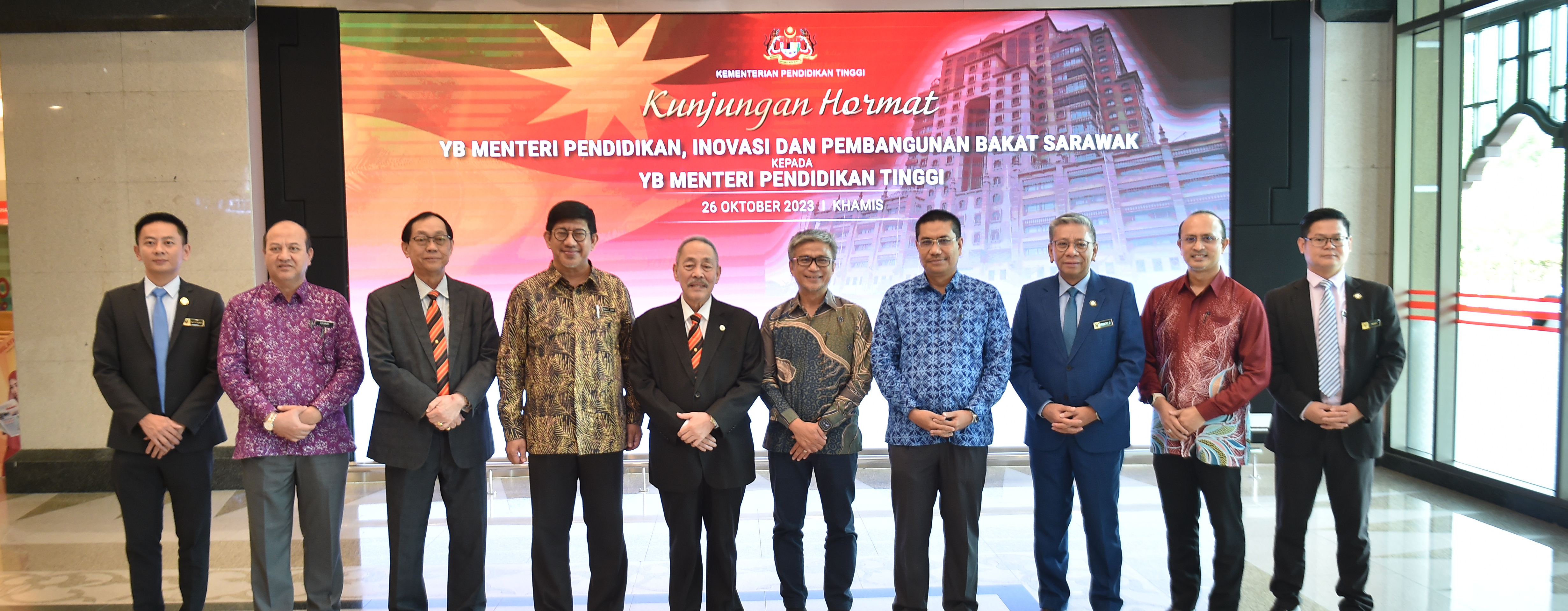 Menteri Pendidikan, Inovasi Dan Pembangunan Bakat Sarawak Adakan Kunjungan Hormat Kepada YB Menteri Pendidikan Tinggi