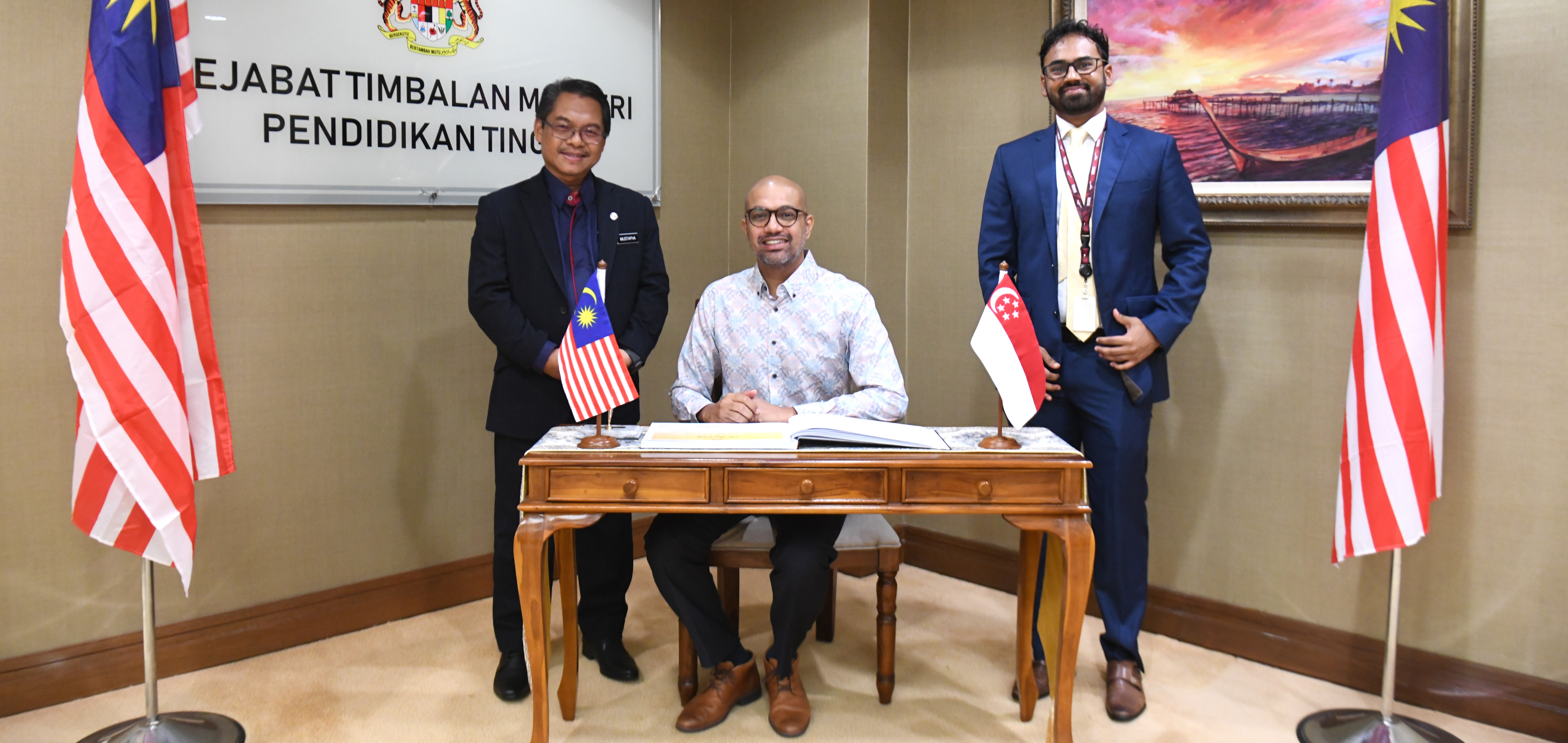 Timbalan Pesuruhjaya Tinggi Republik Singapura Adakan Kunjungan Hormat Kepada Timbalan Menteri Pendidikan Tinggi