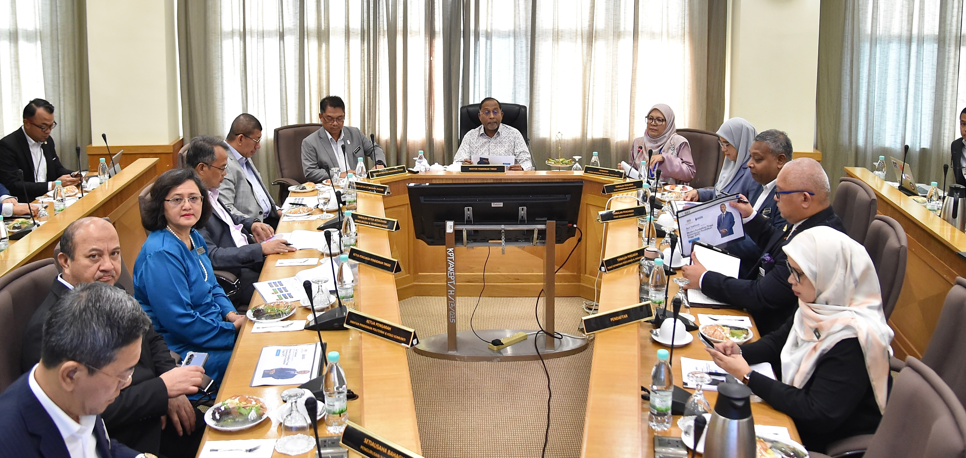 YB Menteri Kunjungi AKEPT