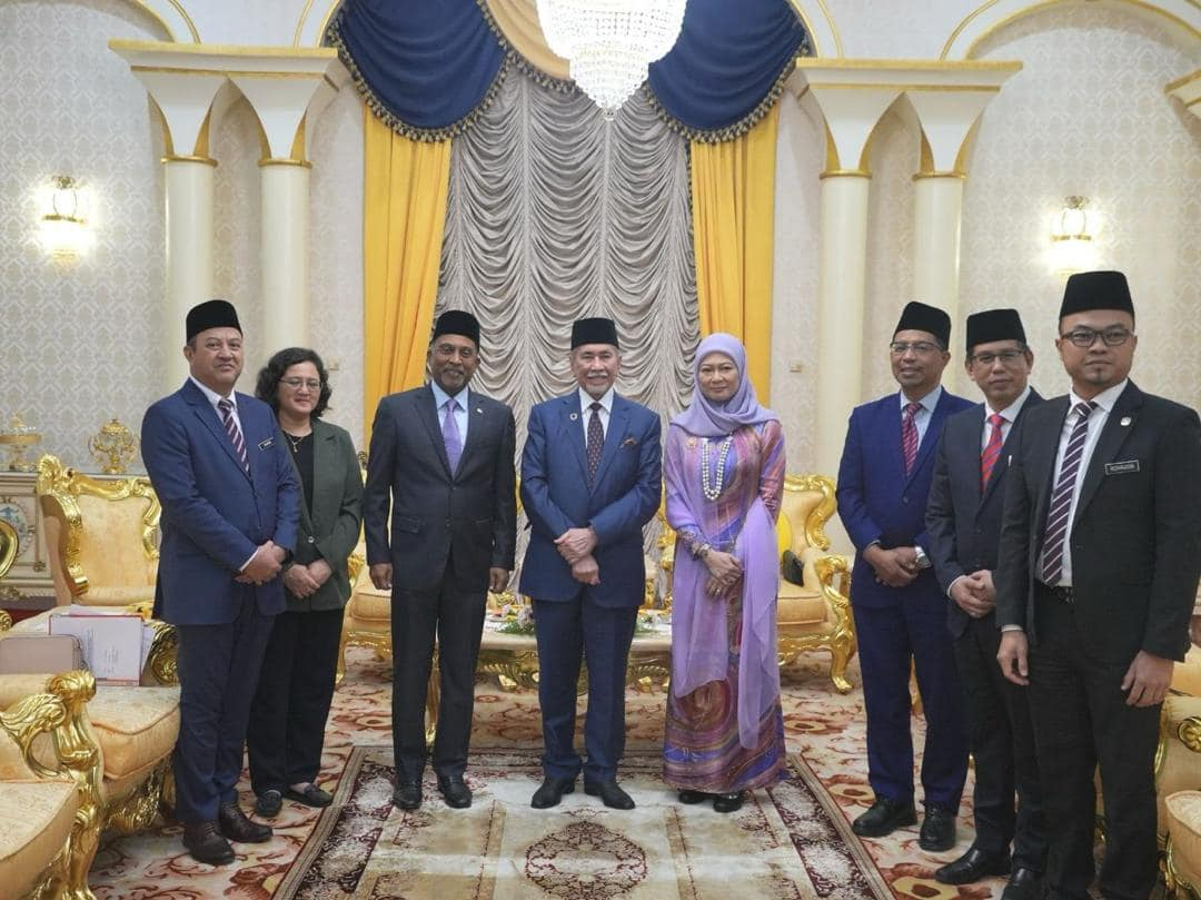 Menteri Kunjung Hormat TYT Sarawak, Perkukuh Hubungan KPT Dan Kerajaan Negeri