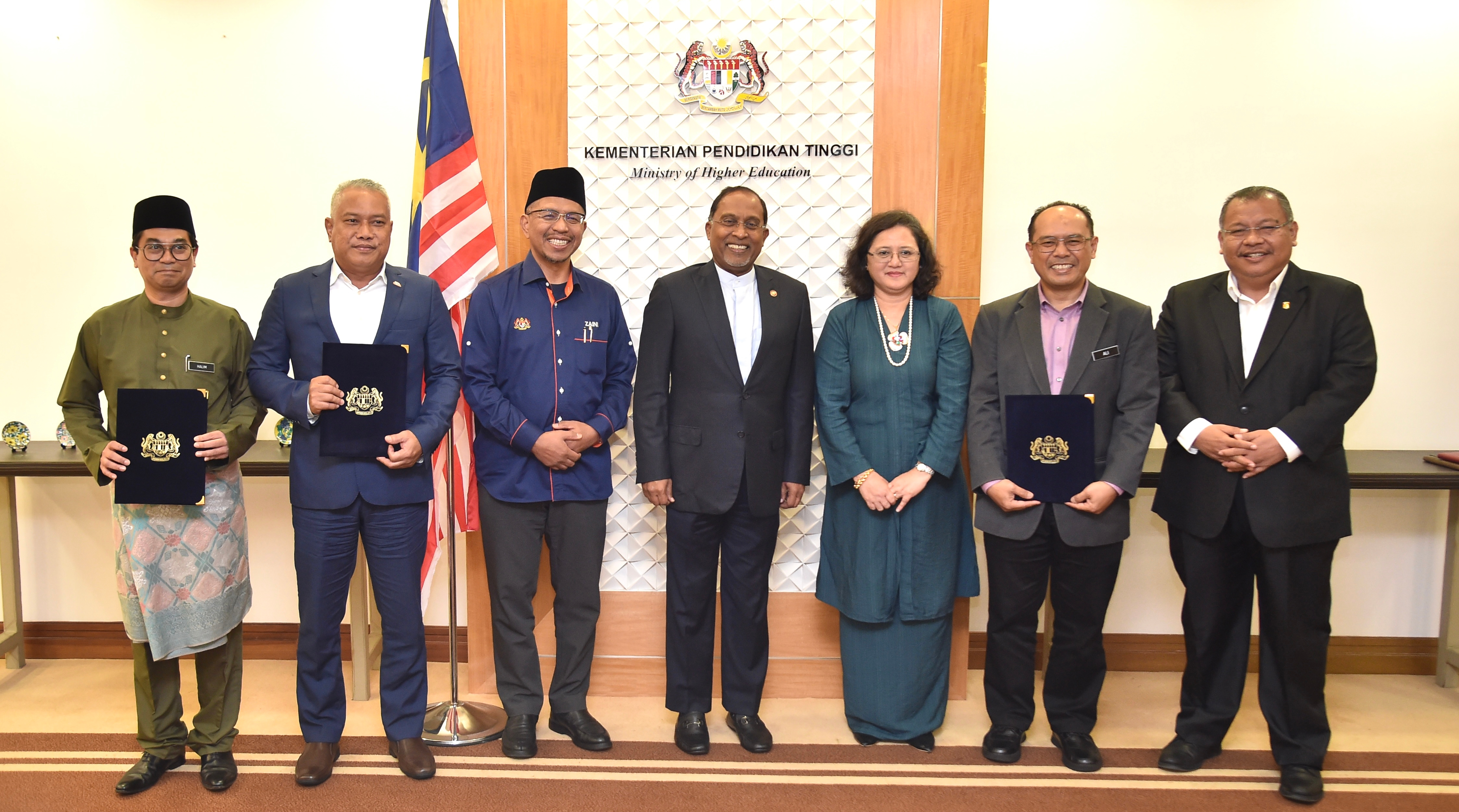 NC UPSI Terima Surat Lantikan Semula; UKM Dan UTM Terima Timbalan NC Baharu 