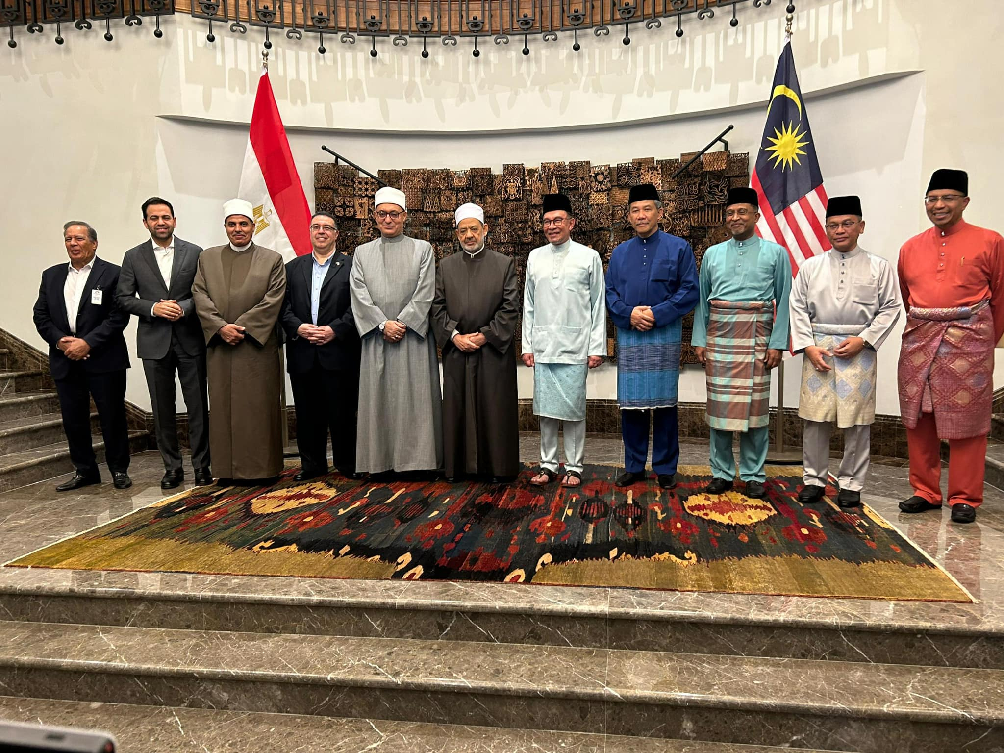 YB Menteri Pendidikan Tinggi Sambut Kunjungan Sheikh Al-Azhar Ke Seri Perdana