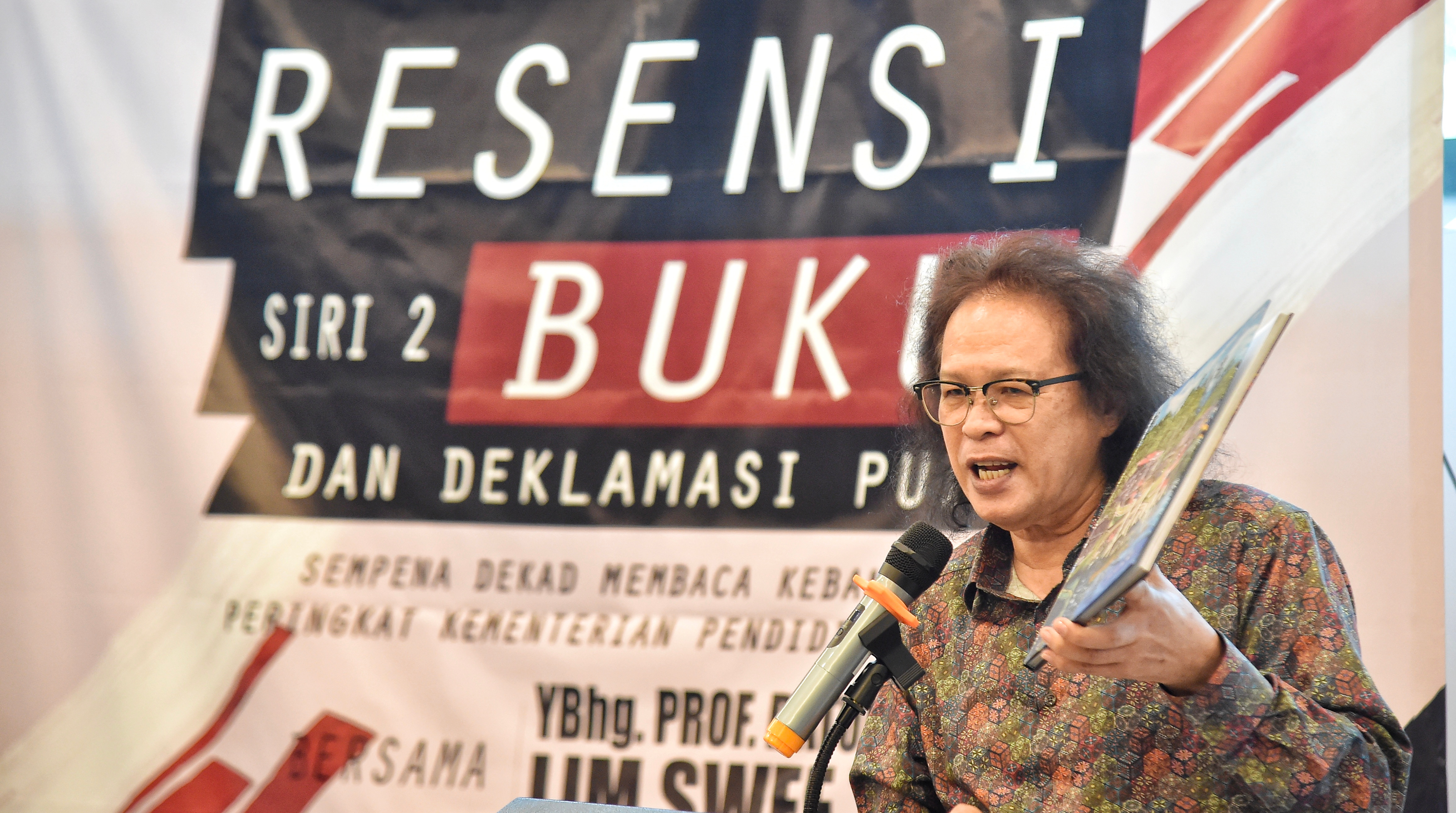 Warga KPT Meriahkan Program Resensi Buku Dan Deklamasi Puisi Prof. Datuk Dr. Lim Swee Tin