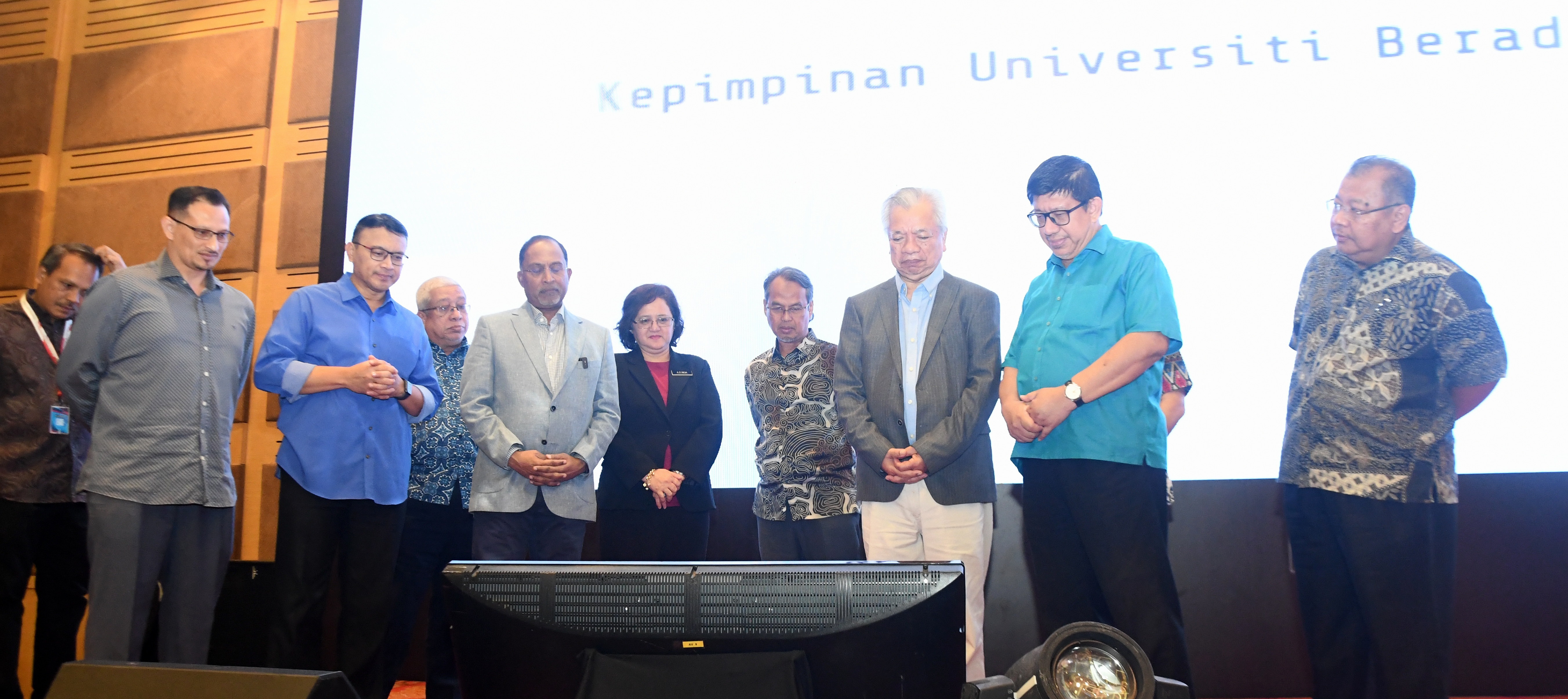 YB Menteri Luang Masa Berdialog Dengan Pengurusan Tertinggi UKM