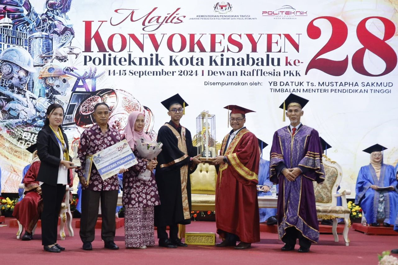 Timbalan Menteri Rasmi Konvokesyen Ke-28 Politeknik Kota Kinabalu