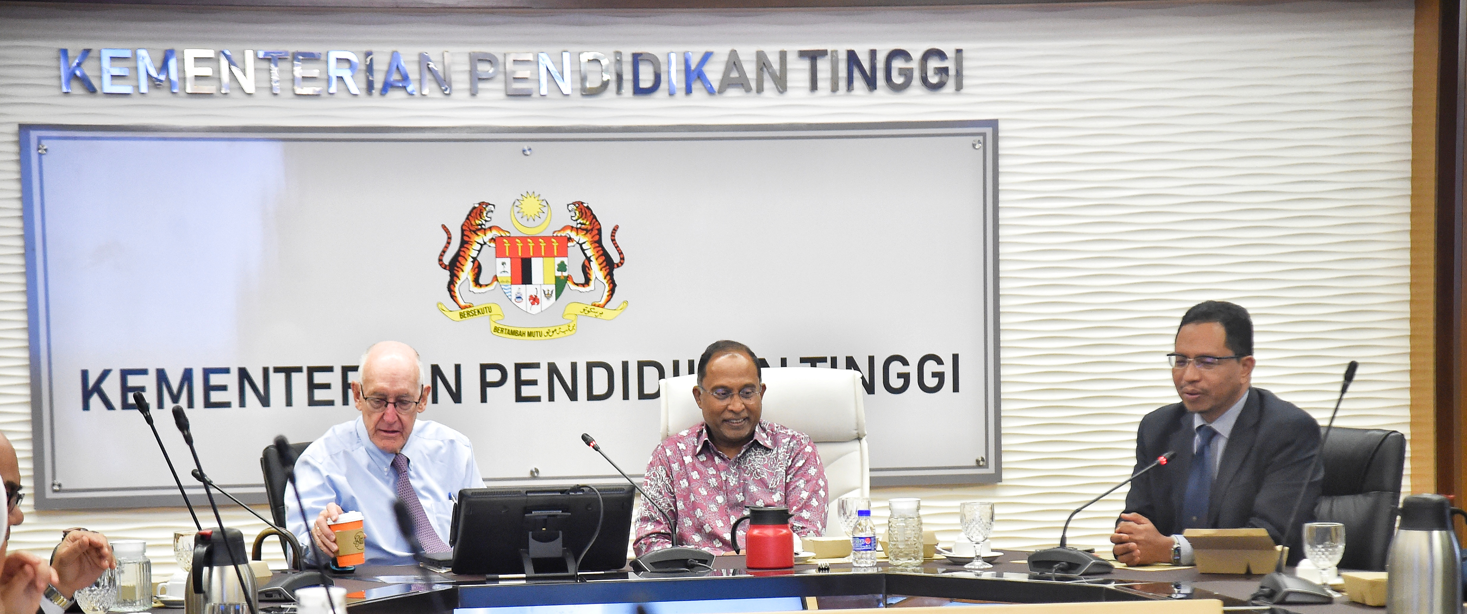 Menteri, Pengurusan Tertinggi KPT Sertai Sesi Perkongsian Ilmu Bersama Ahli Akademik Terkenal Dari Harvard Business School