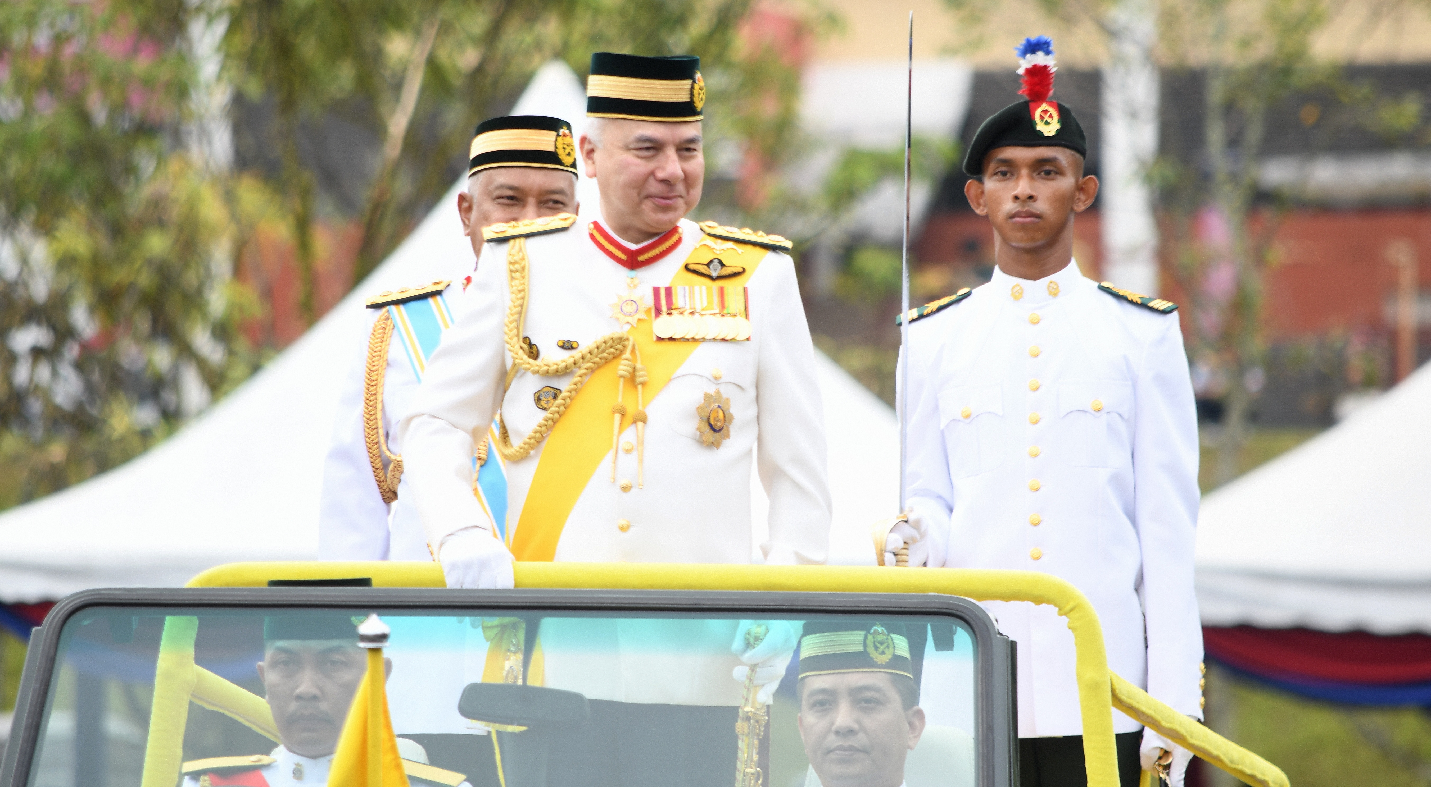Sultan Nazrin Rasmi Istiadat Pentauliahan Diraja Pegawai Kadet Palapes Universiti Awam Ke-42 Tahun 2024