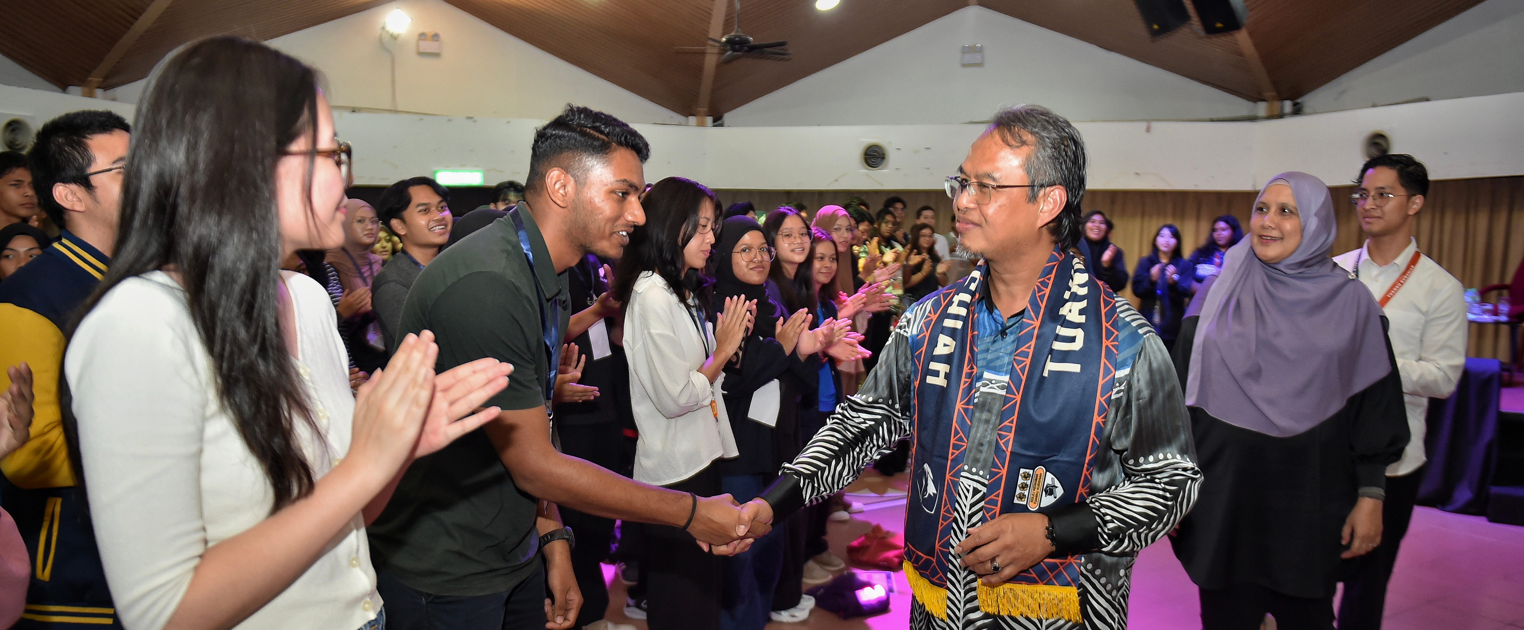 TKSU (PP) KPT Hadir Majlis Stellar Highlights, Rai Mahasiswa Baharu Kolej Kediaman Tuanku Kurshiah UM