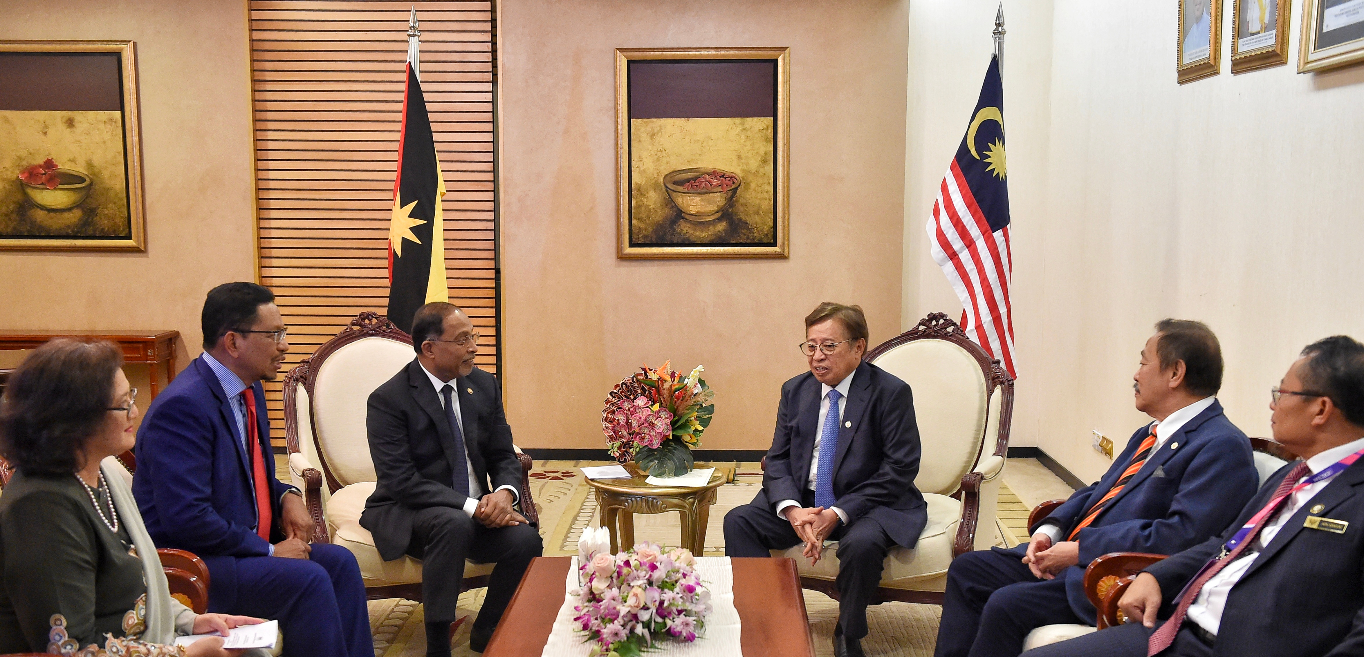 YB Menteri Pendidikan Tinggi Buat Kunjung Hormat YAB Premier Sarawak