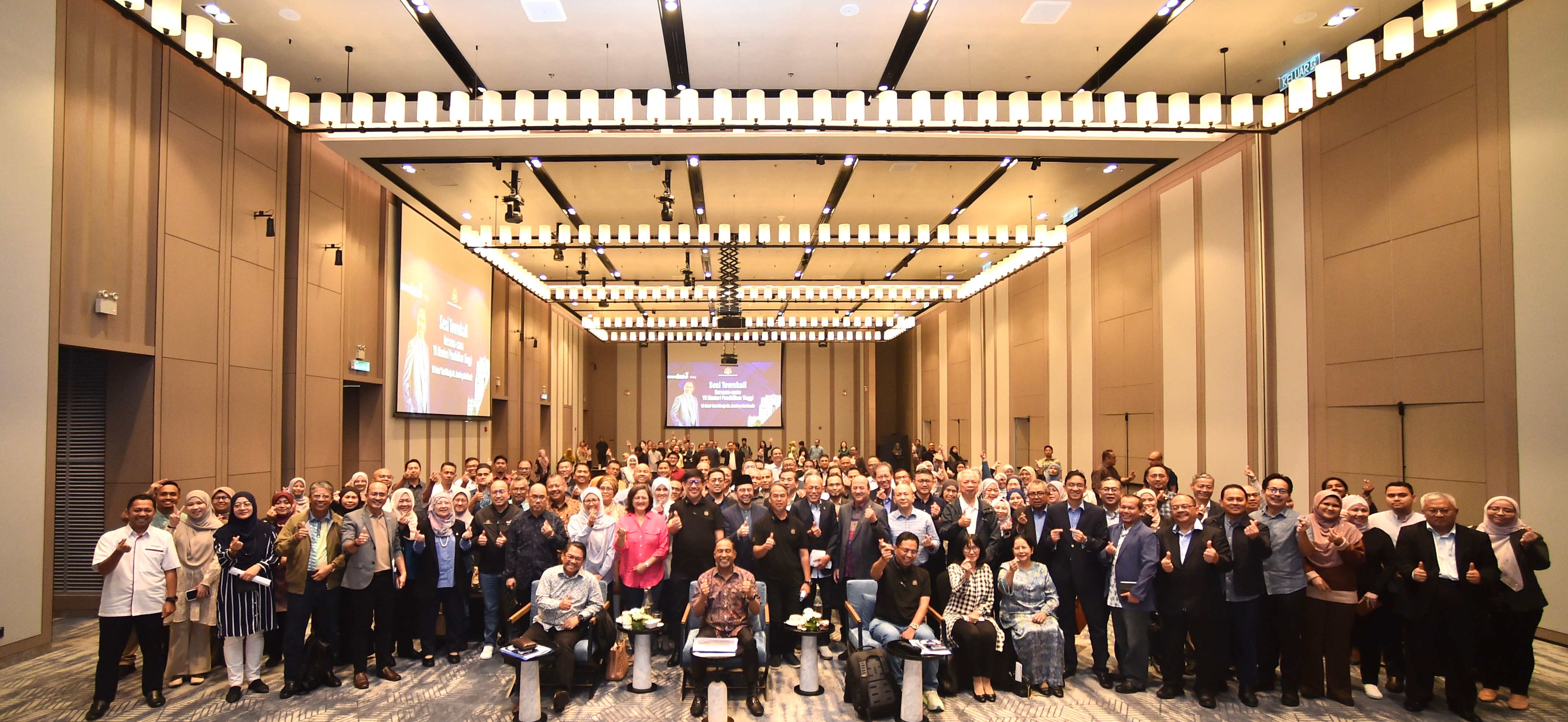 YB Menteri Menyampaikan Rumusan Dalam Majlis Penutup SPHT KPT 2025