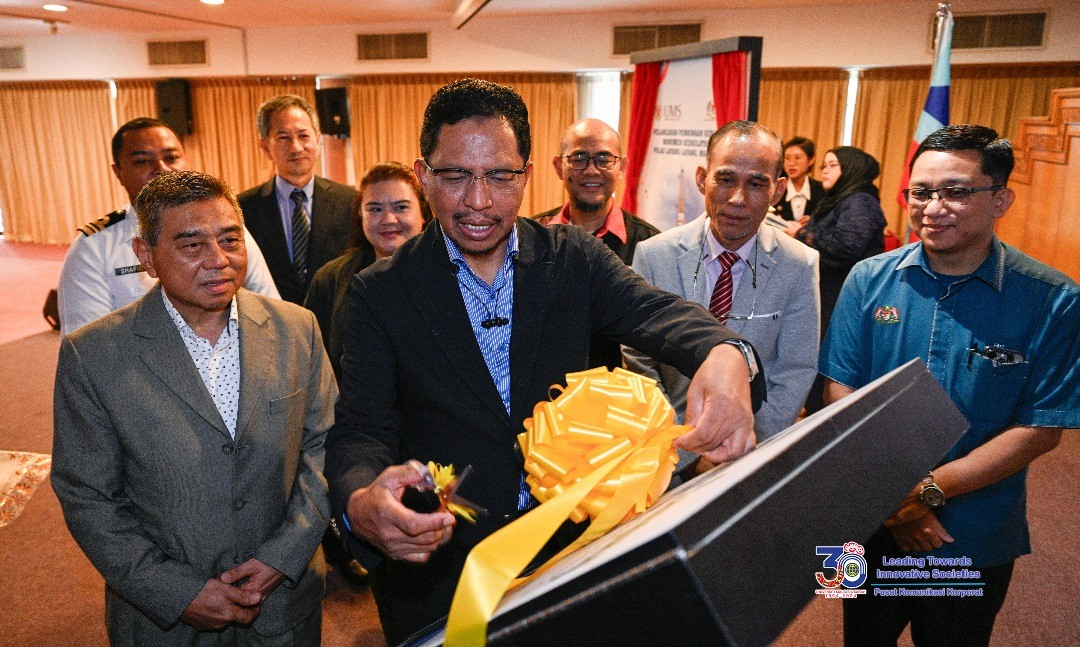 Pembinaan Replika Monumen Kedaulatan Dan Buku Pulau Layang-Layang