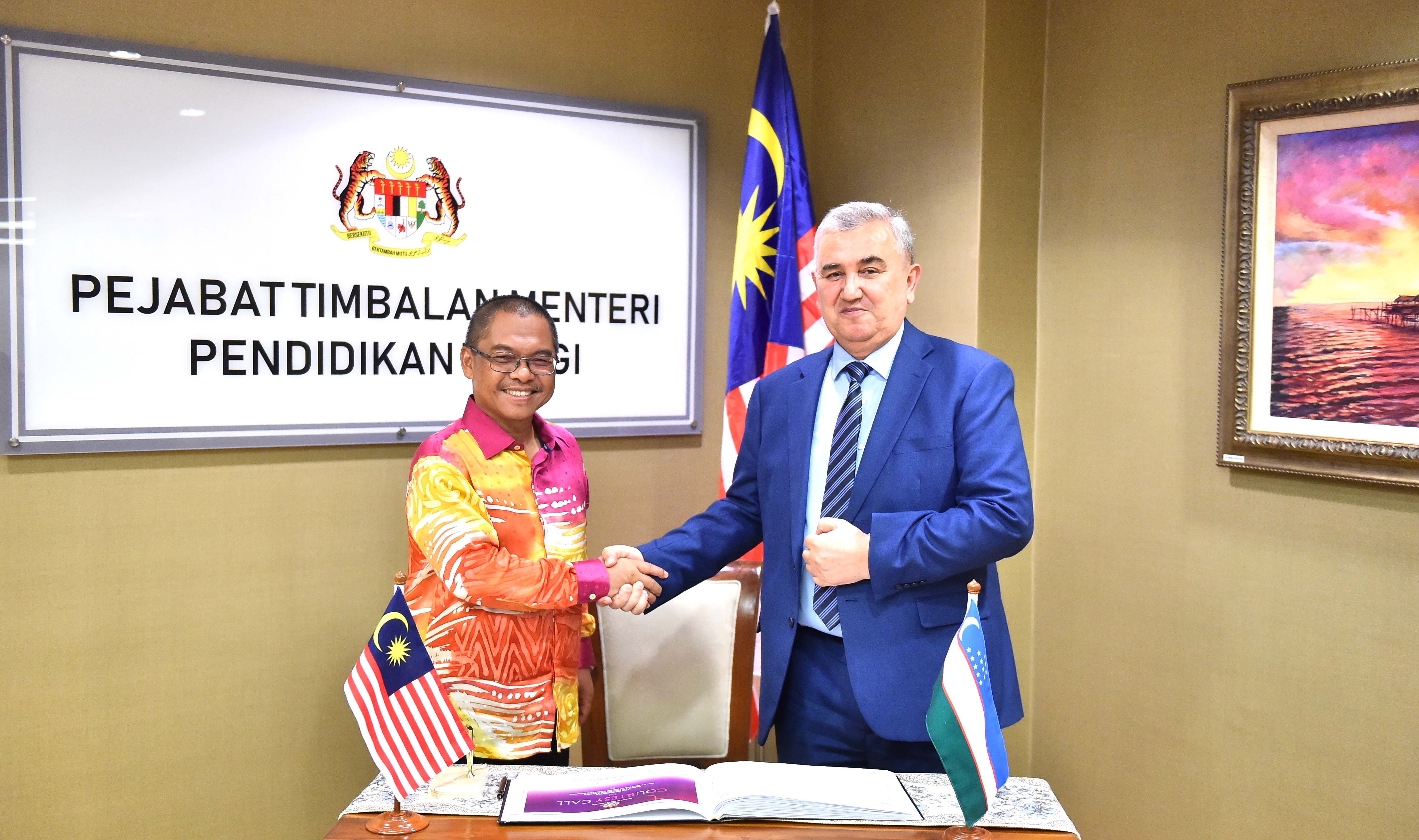 KPT - Uzbekistan Perkukuh Hubungan Kerjasama Dua Hala Dalam Bidang Pendidikan Tinggi