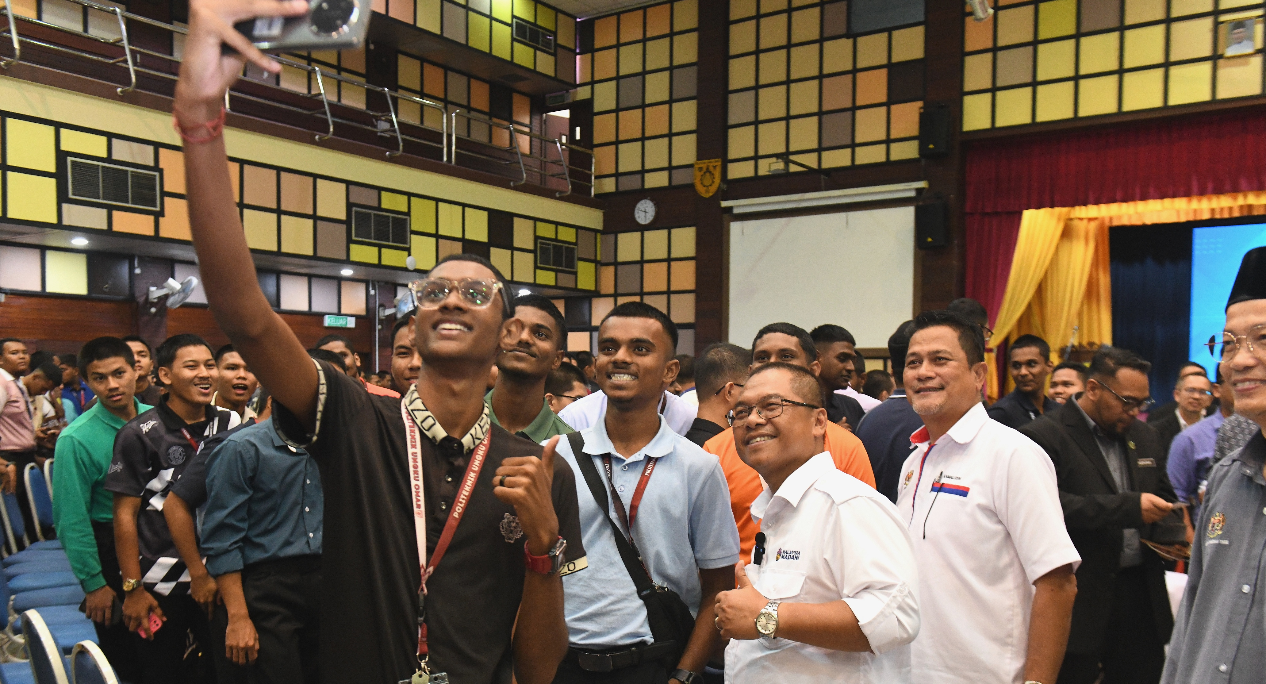 PENGUKUHAN JATI DIRI PENTING HADAPI CABARAN TEKNOLOGI