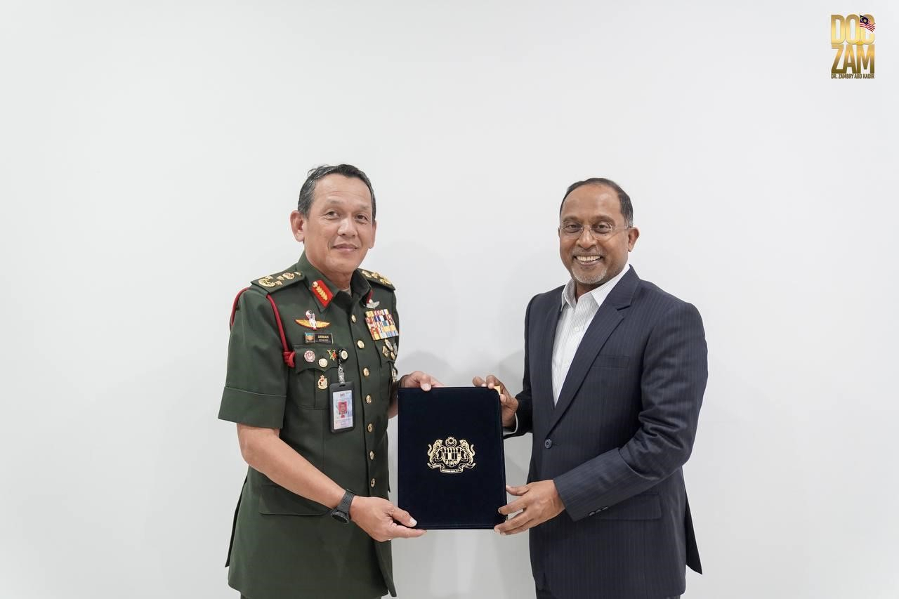 Leftenan Jeneral Datuk Arman Rumaizi Hj Ahmad Dilantik Naib Canselor UPNM Ke-8