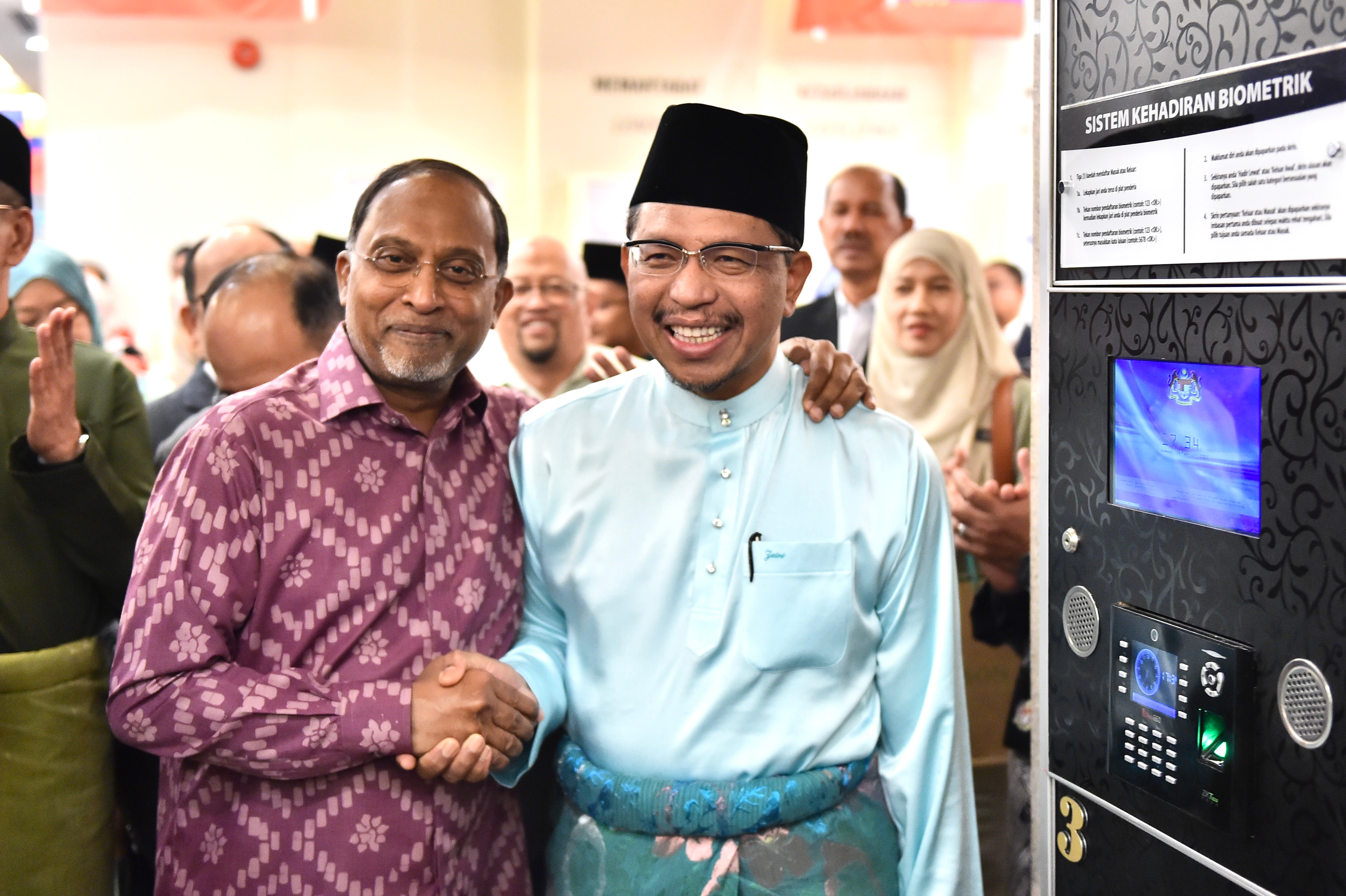 Terima kasih YBhg. Dato' Seri Ir. Dr. Zaini Ujang