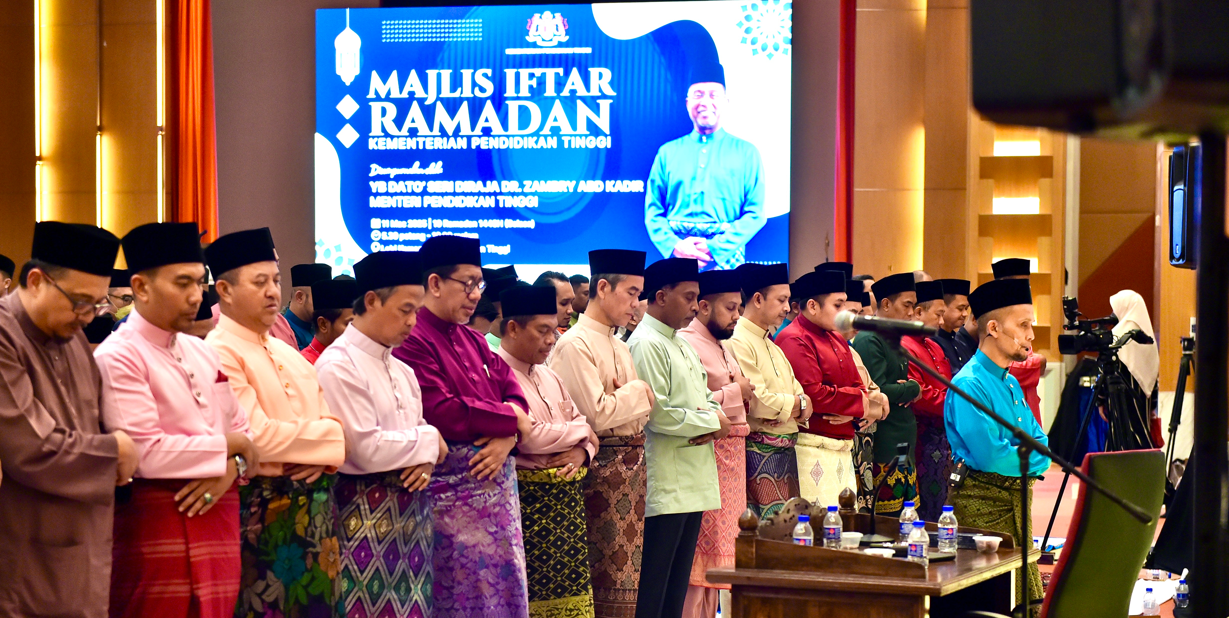Majlis Iftar KPT 2025 Eratkan Kemesraan Sesama Warga Kementerian