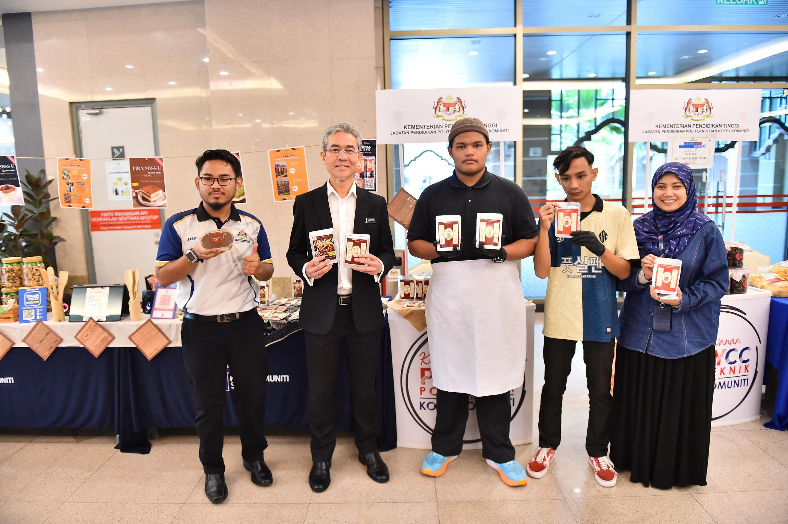 KSU Kunjungi POLYCC Bazar @ KPT