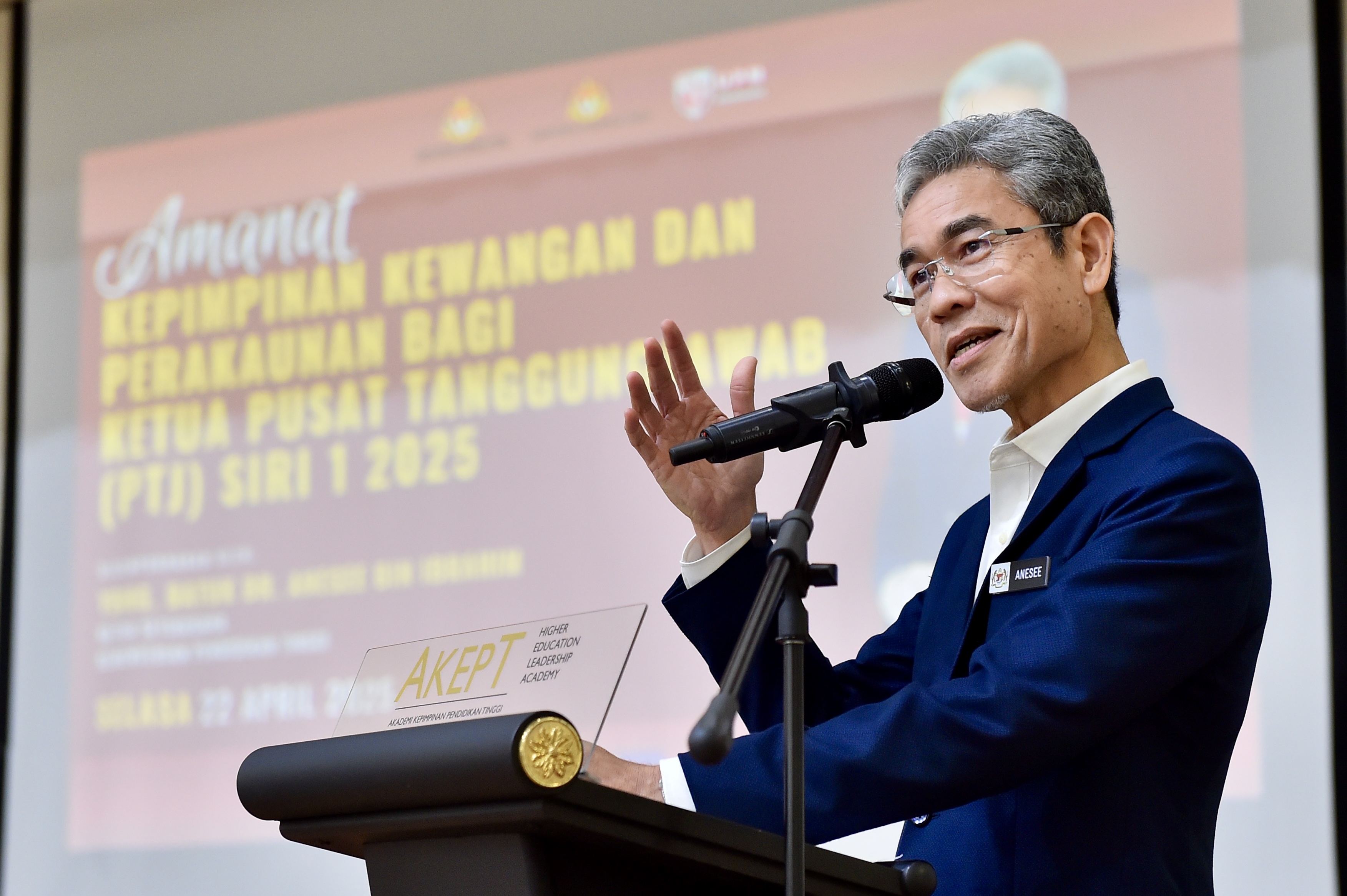 Kepimpinan Berasaskan Integriti, Akauntabiliti Dan Tadbir Urus Cemerlang