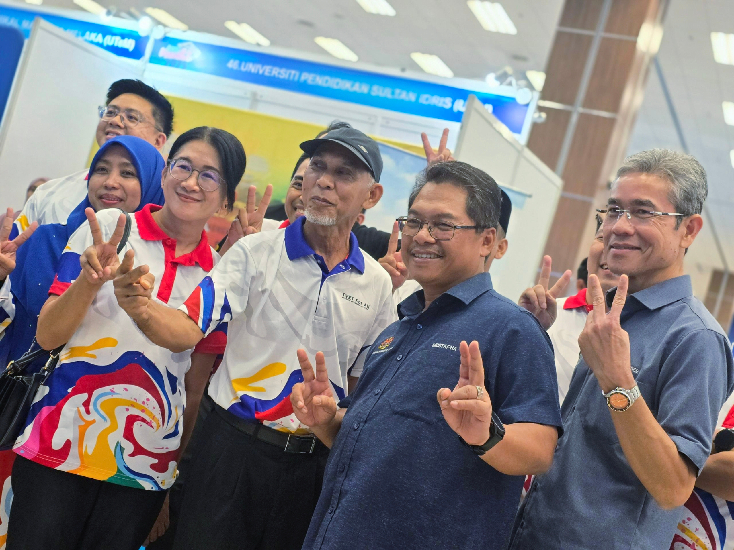 YB Timbalan Menteri Seru Pelajar Rebut Peluang Di Jom Masuk U