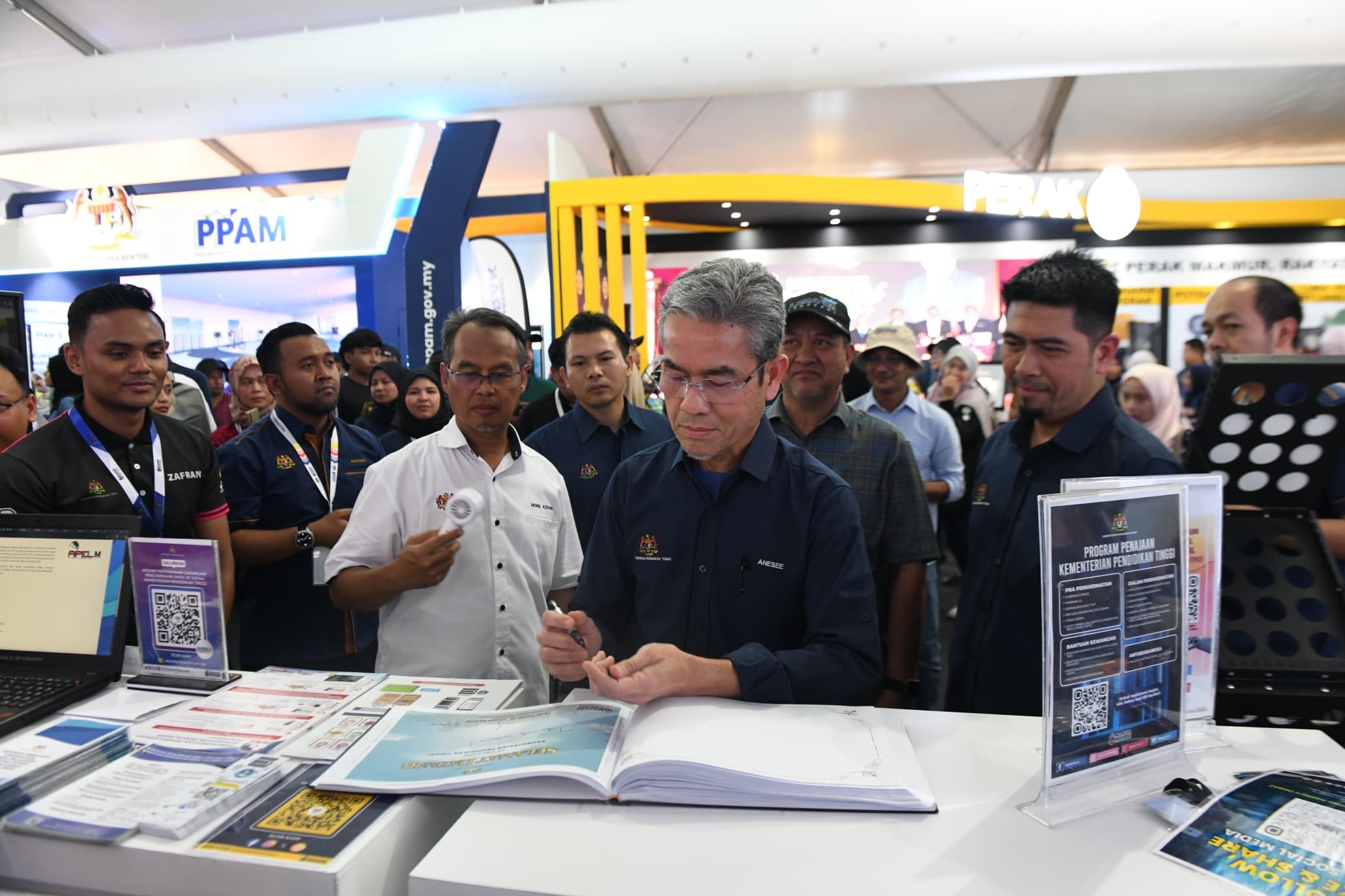 #PMR2025PERAK: Pavilion KPT Jadi Tumpuan Pengunjung, ‘AIMI’ Serlahkan Kepakaran KPT Adaptasi Bidang AI