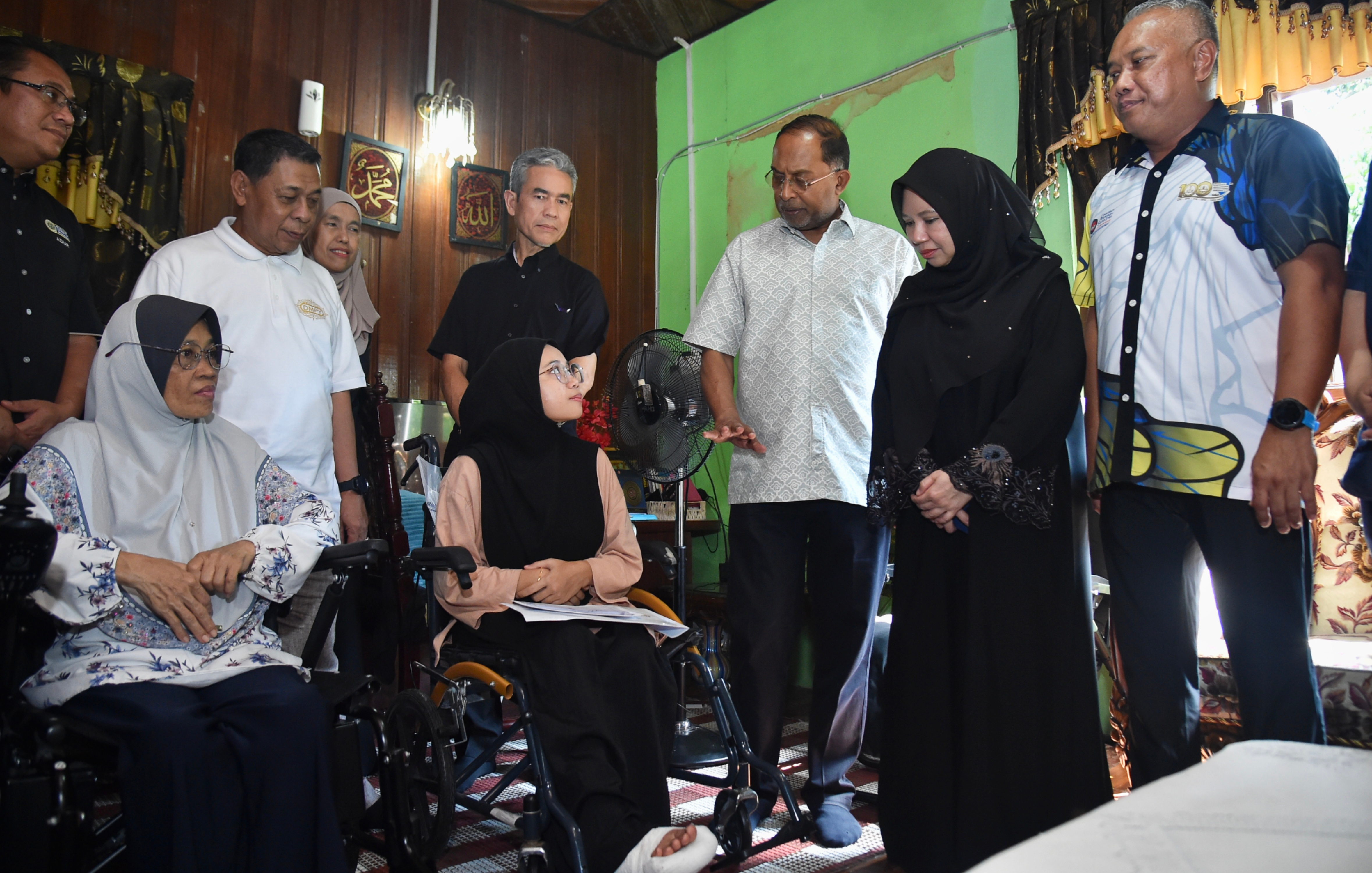 Ziarah Kasih KPT Prihatin: Kerajaan Salur Bantuan RM10,000 Kepada Keluarga Mangsa Terkorban Nahas Bas UPSI