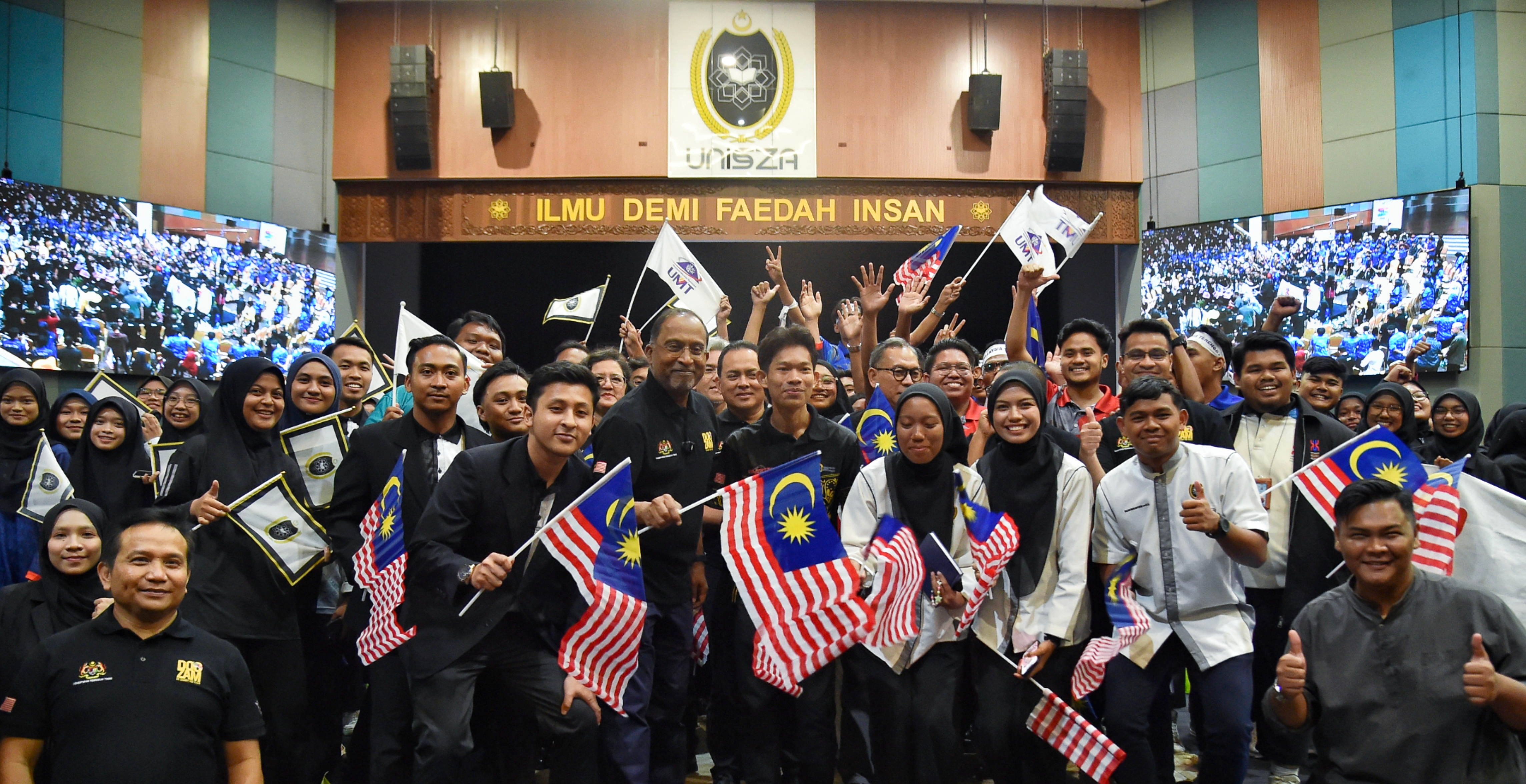 Semarak Kampus MADANI 2025 Terengganu Bermula Dengan In Person With Doc Zam Di UniSZA