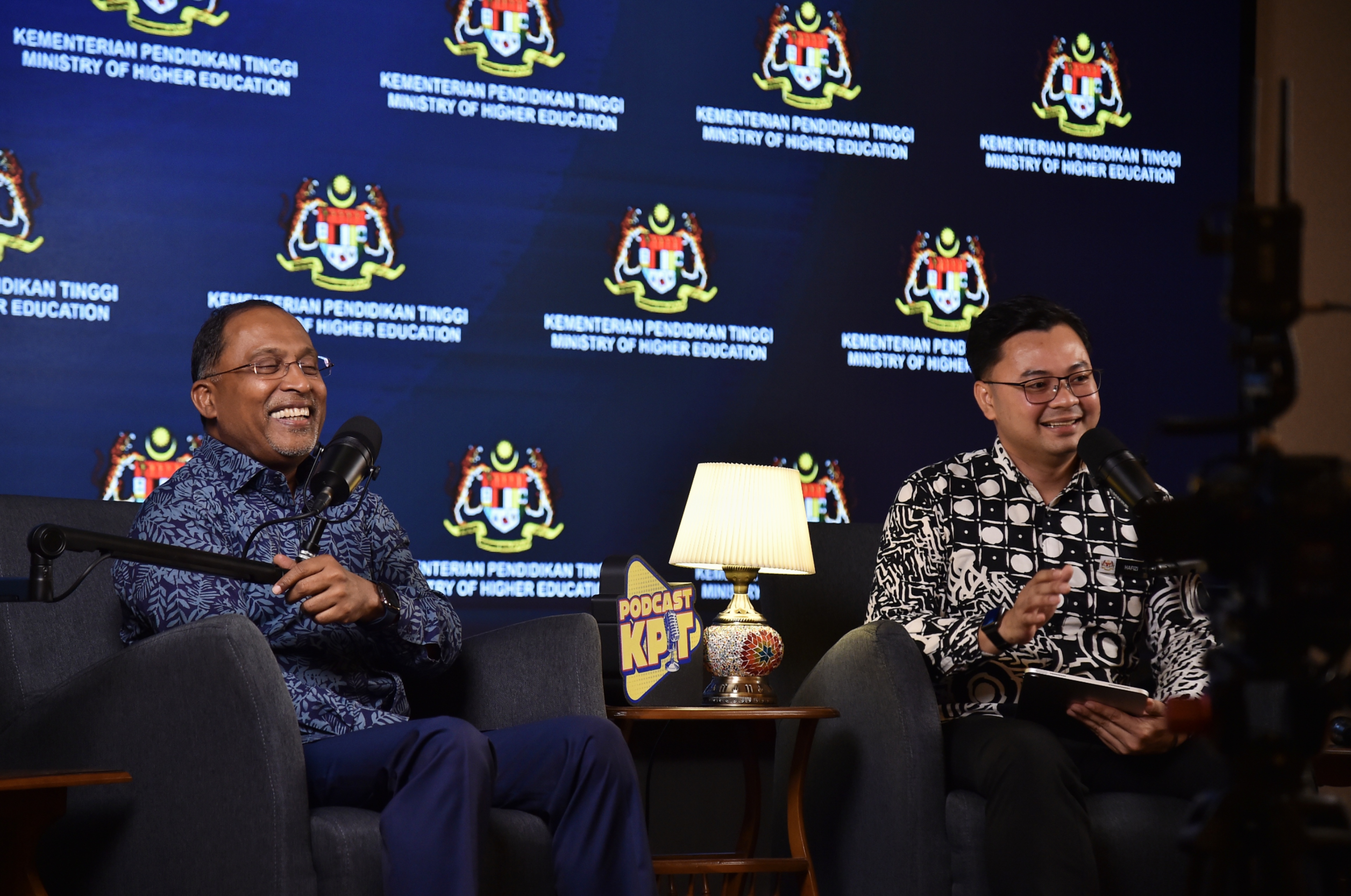 YB Menteri Lancar 'Podcast KPT', Ungkap Peranan Kepelbagaian Dan Perkongsian Ilmu Pacu Perpaduan Nasional