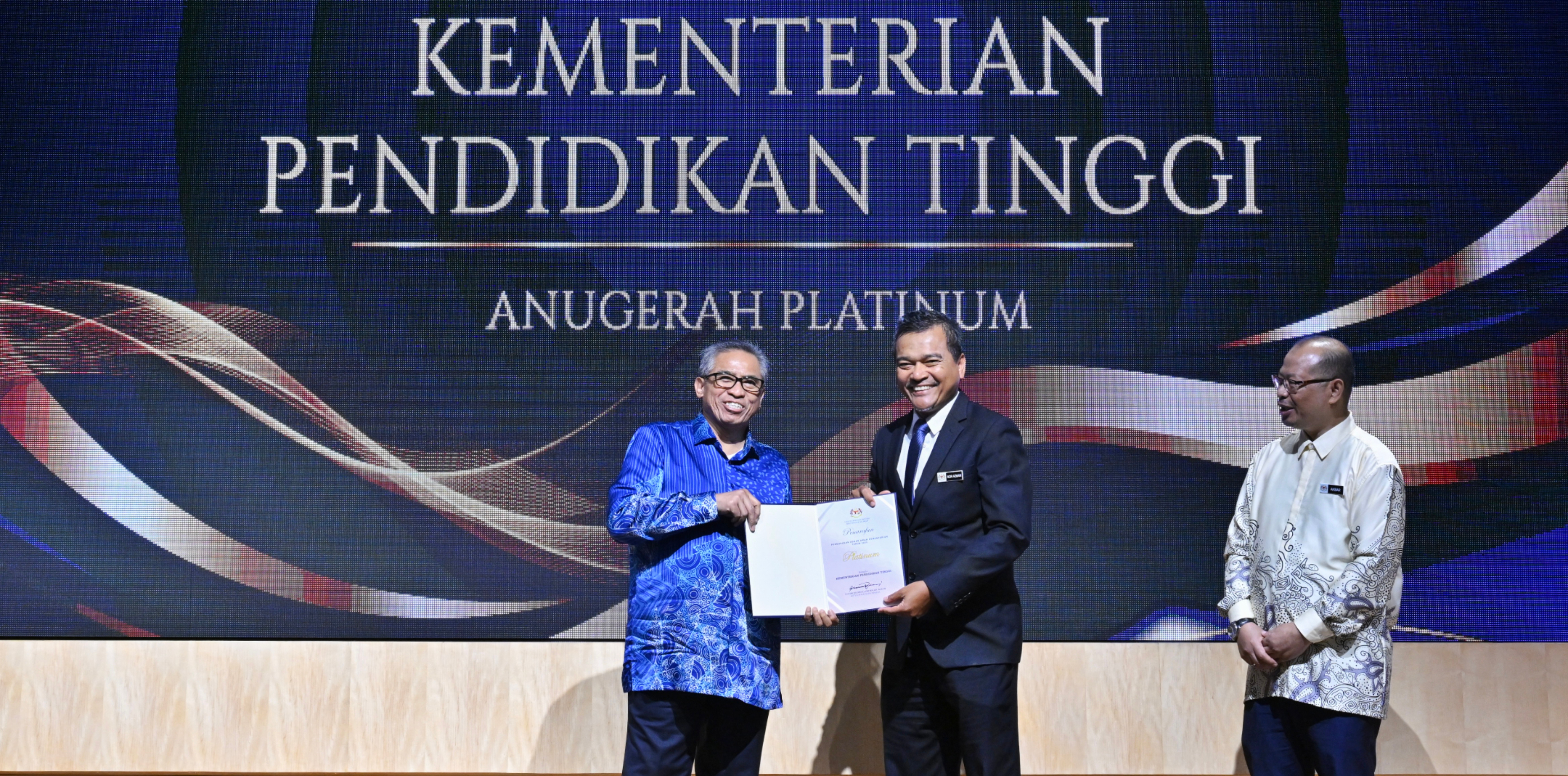 KPT Terima Penarafan ‘Platinum’ Bagi Pengurusan Aduan Awam