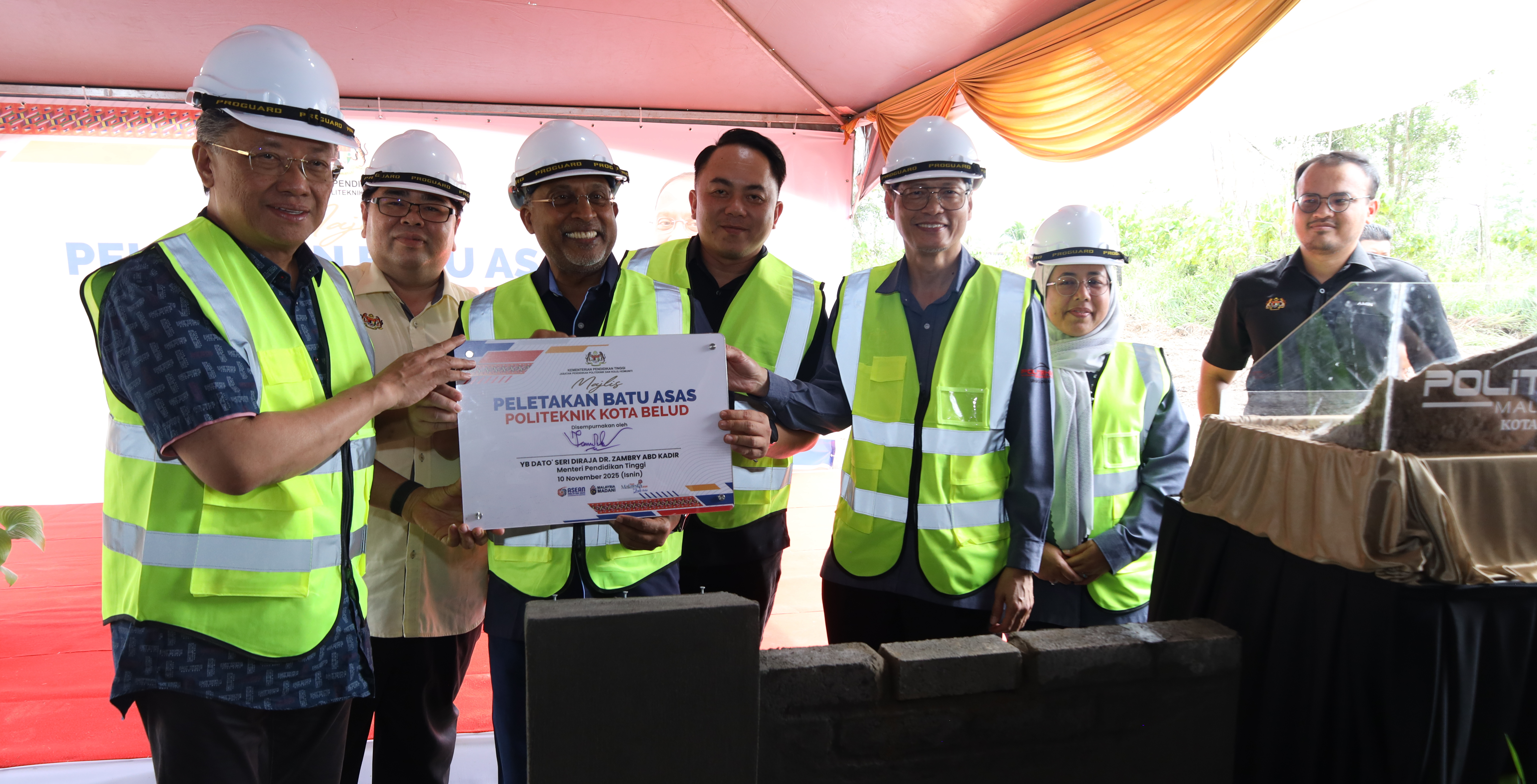 Menteri Pendidikan Tinggi Sempurna Peletakan Batu Asas Politeknik Kota Belud, Perkukuh Ekosistem TVET Di Sabah