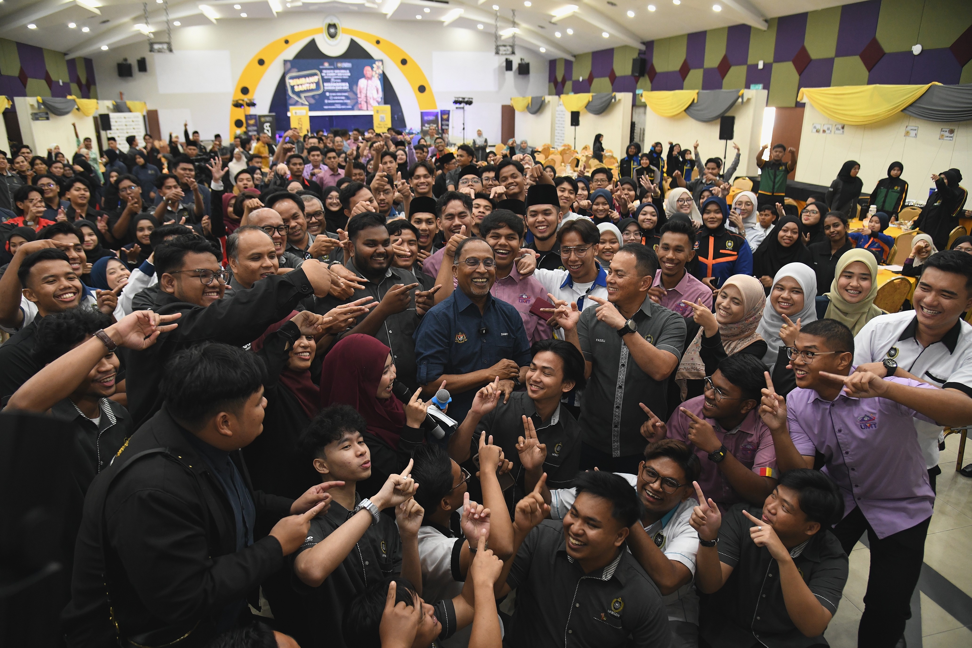 YB Menteri Teruskan Pendekatan Turun Padang, Dekati Aspirasi Siswazah Negeri Terengganu