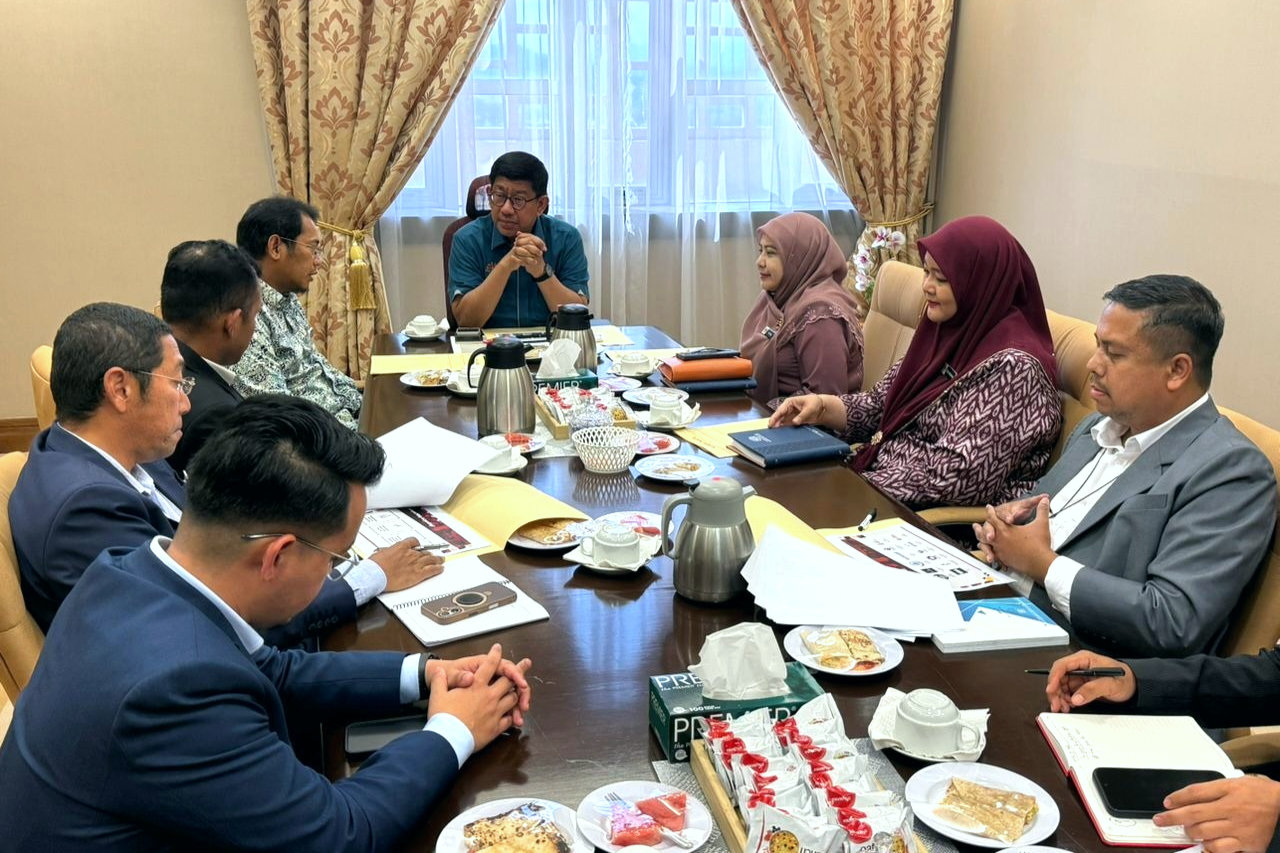 Sesi Kunjungan Hormat Ketua Pentadbir Parlimen Malaysia kepada Timbalan Ketua Setiausaha (Dasar), Kementerian Pendidikan Tinggi