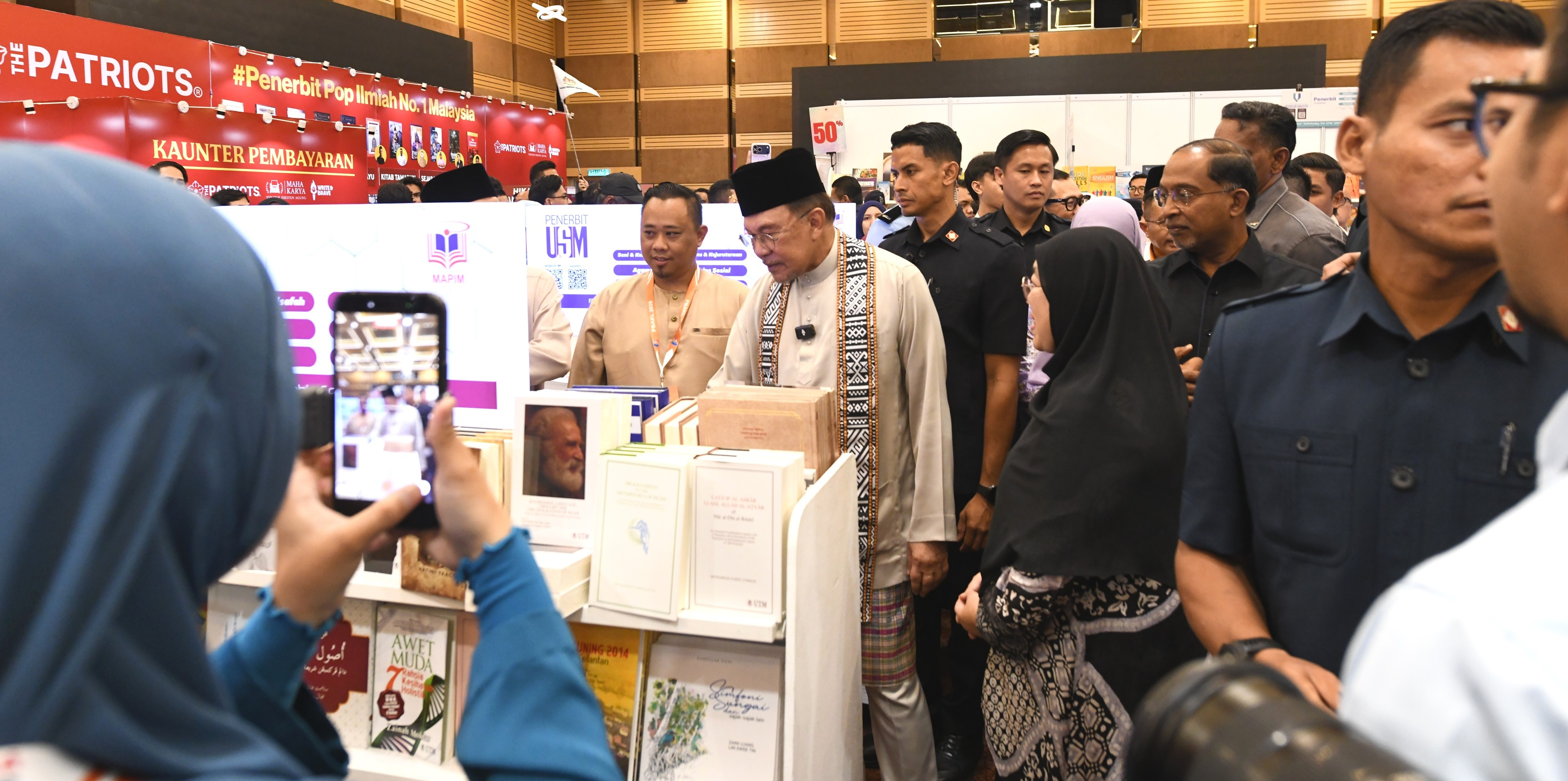 PBAKL2026: LEBIH 10 RIBU TAJUK BUKU AKADEMIK DAN ILMIAH JADI TARIKAN PENGUNJUNG KE PAVILION MAPIM