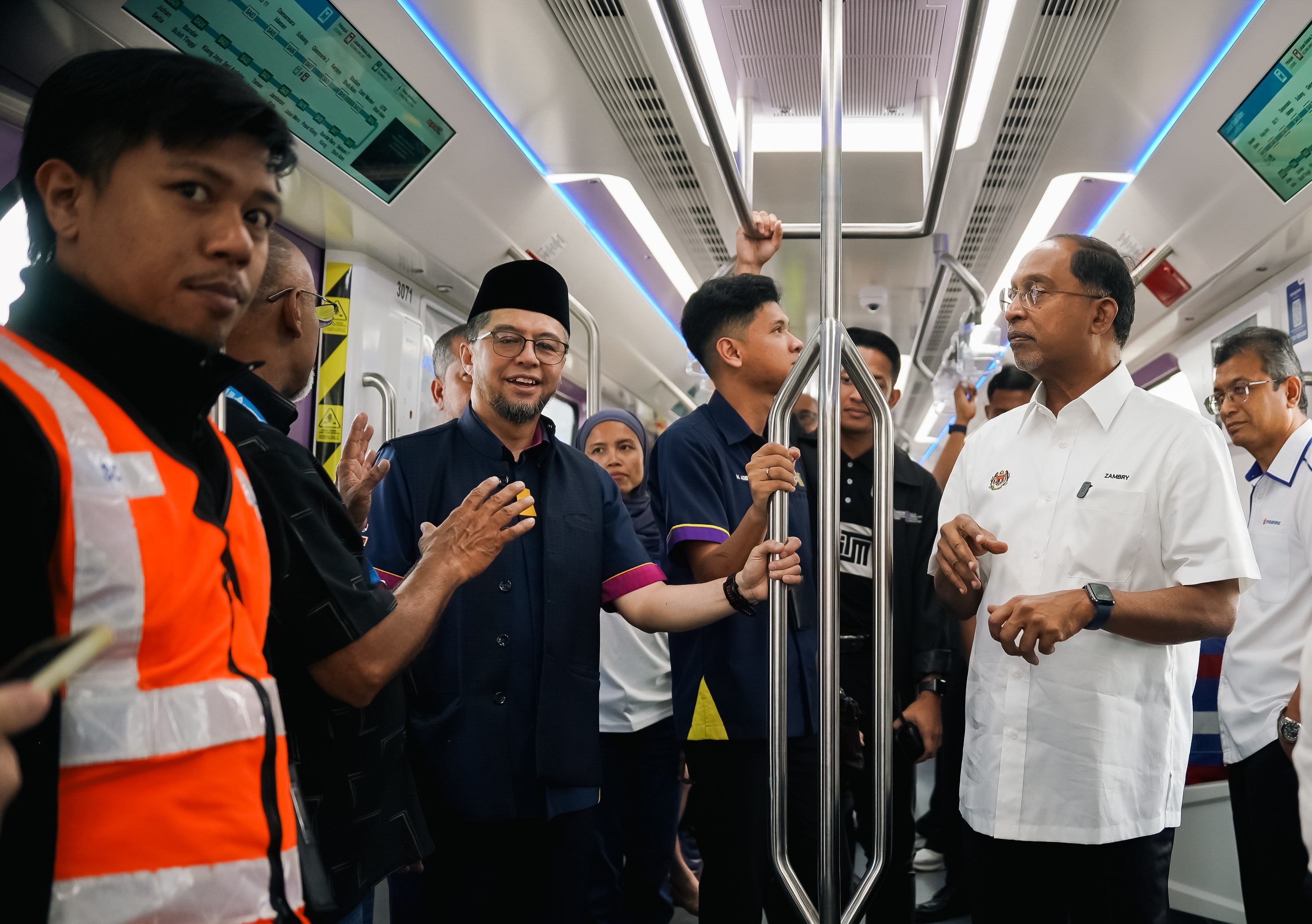 YB Menteri Naik LRT3 ke UiTM Shah Alam, Tinjau Kemudahan Awam Terbaharu Warga Kampus