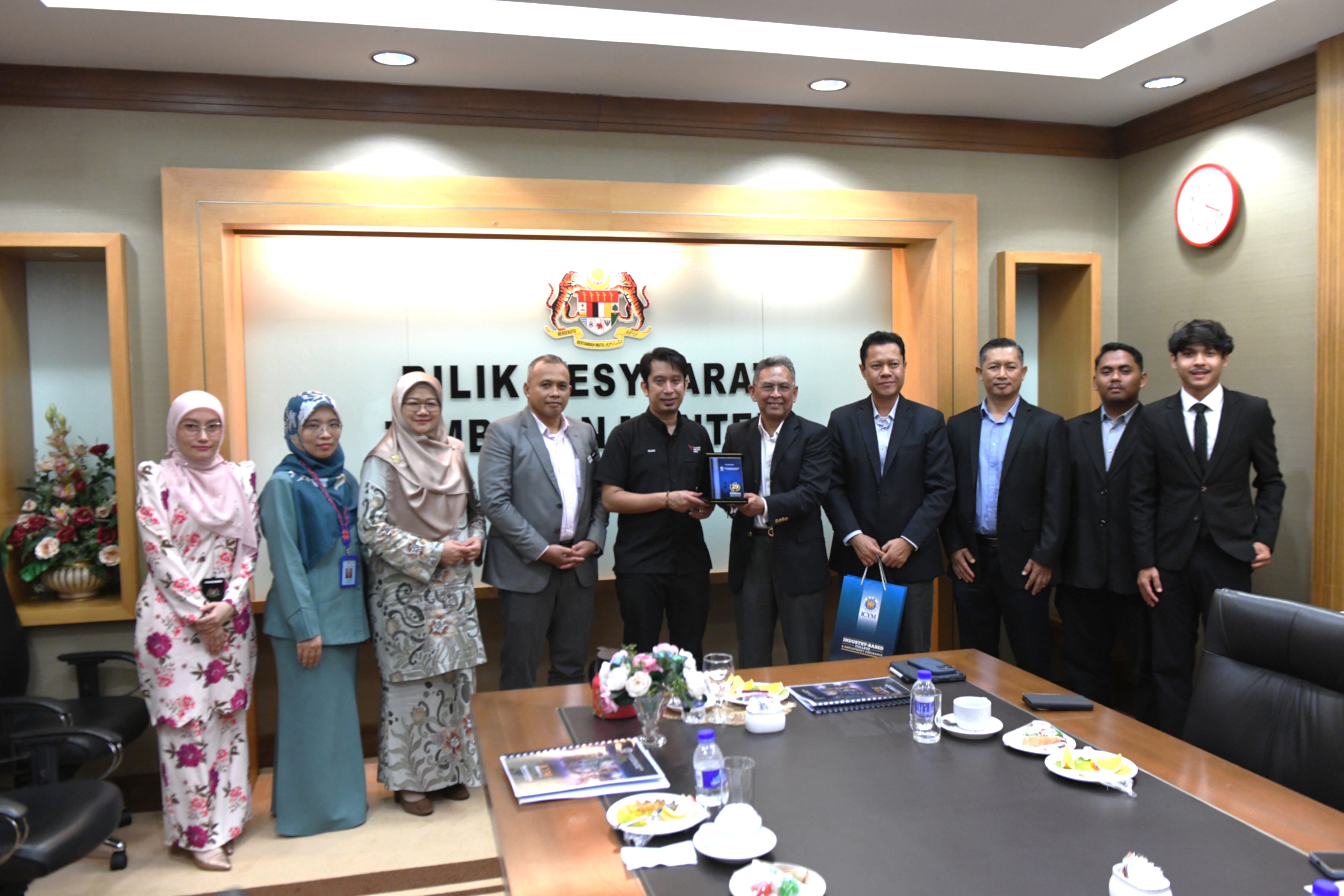 Timbalan Menteri Pendidikan Tinggi Terima Kunjungan Hormat Daripada International College of Yayasan Melaka (ICYM)