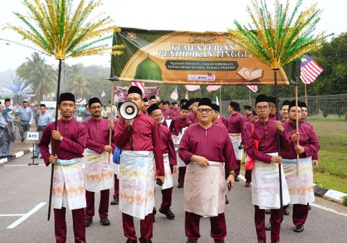 YAB Perdana Menteri Seru Profesor, Mahasiswa Perlu Jadi Contoh Terbaik Kepada Masyarakat