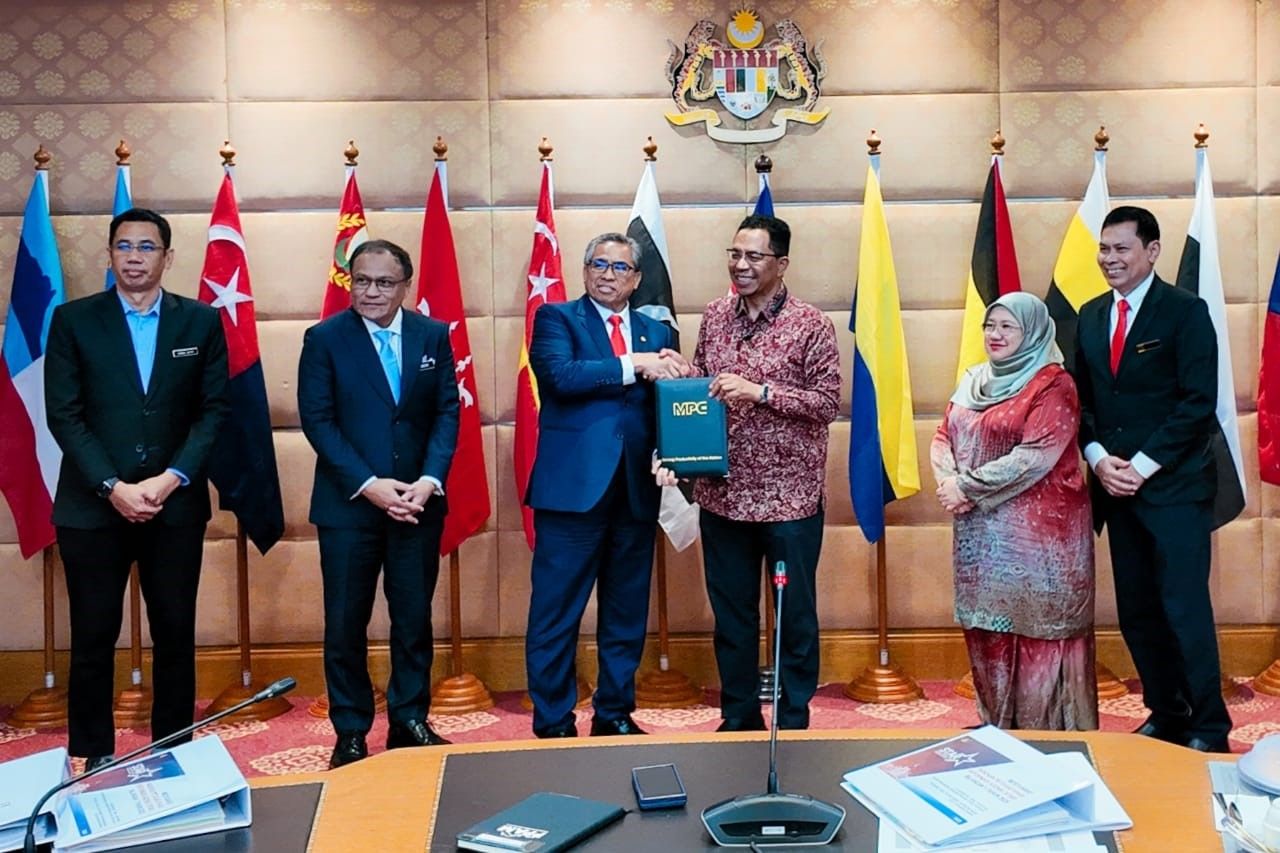 KPT UNGGUL DENGAN BERJAYA SEMPURNAKAN EMPAT PROJEK REFORMASI KERENAH BIROKRASI (RKB)