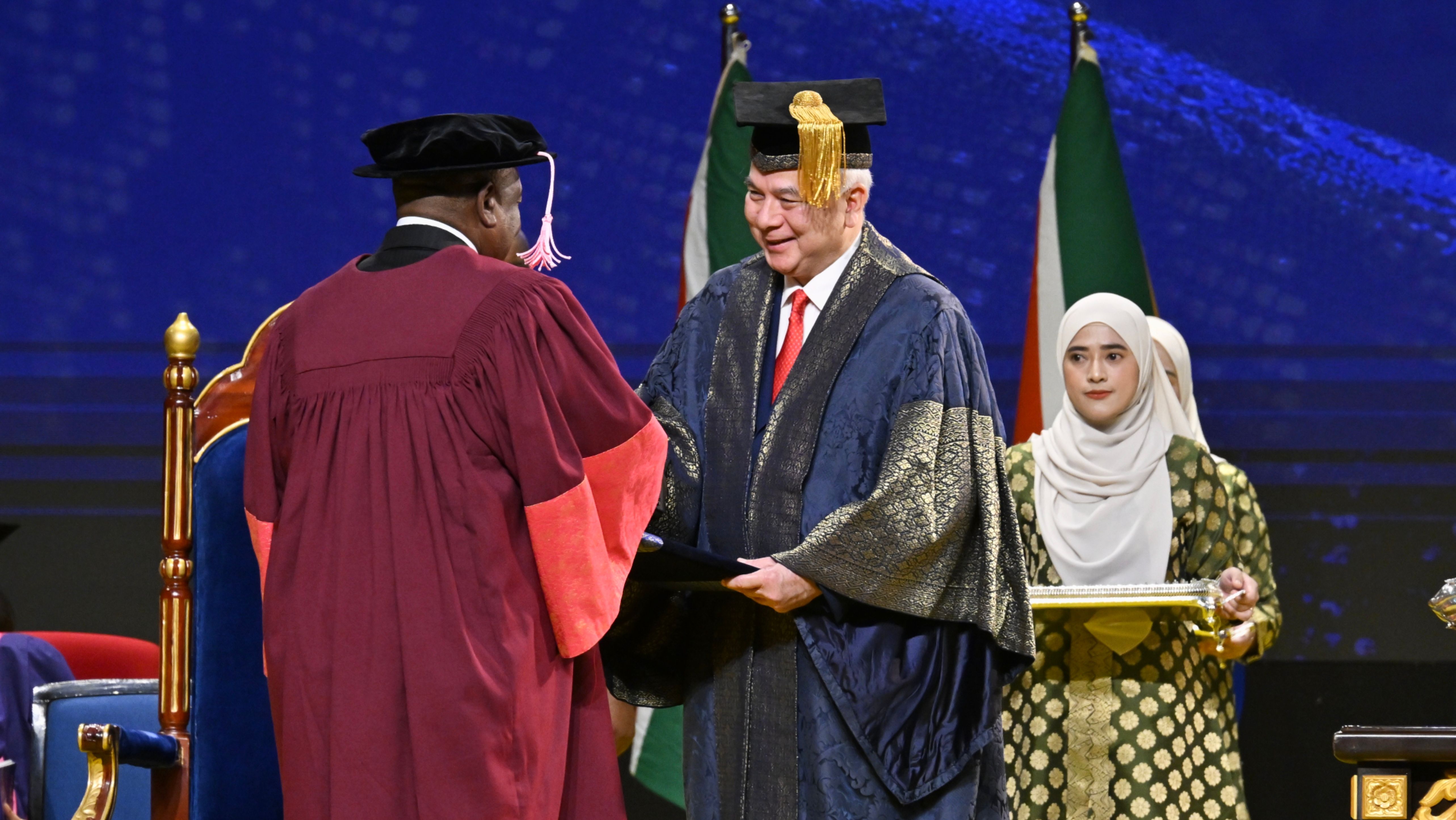 Presiden Afrika Selatan Dianugerah Ijazah Kehormat UM, Kongsi Wawasan Diplomasi Global