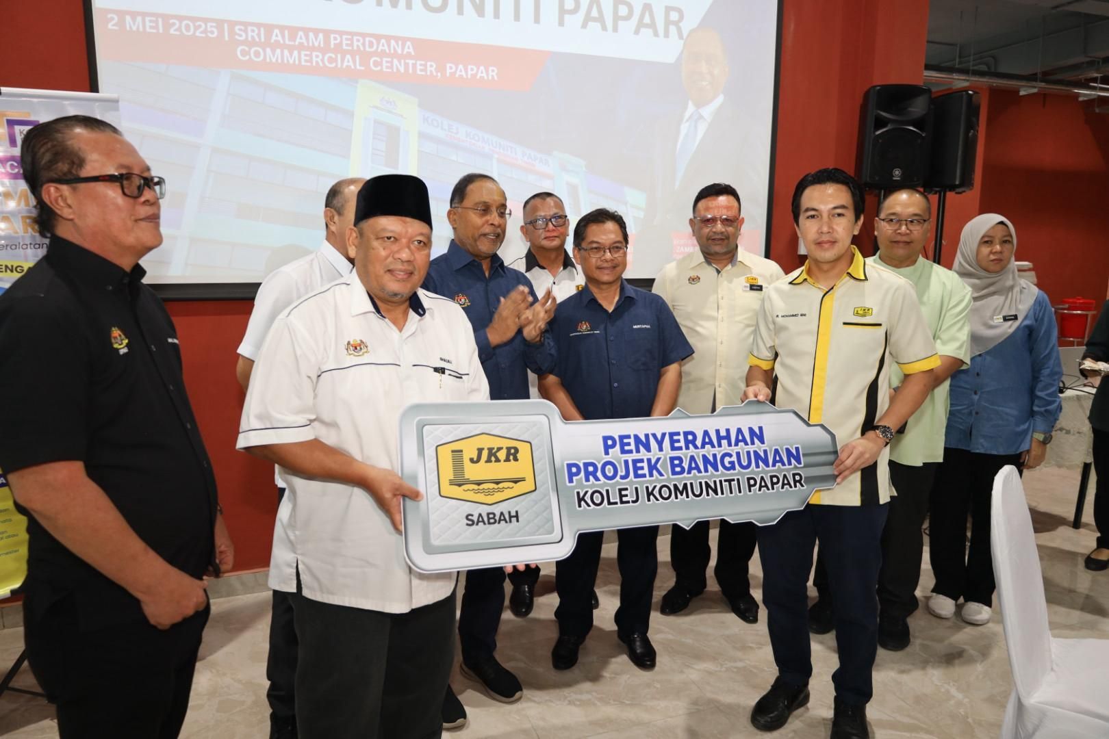 YB Menteri Terima Bangunan Baharu Kolej Komuniti Papar